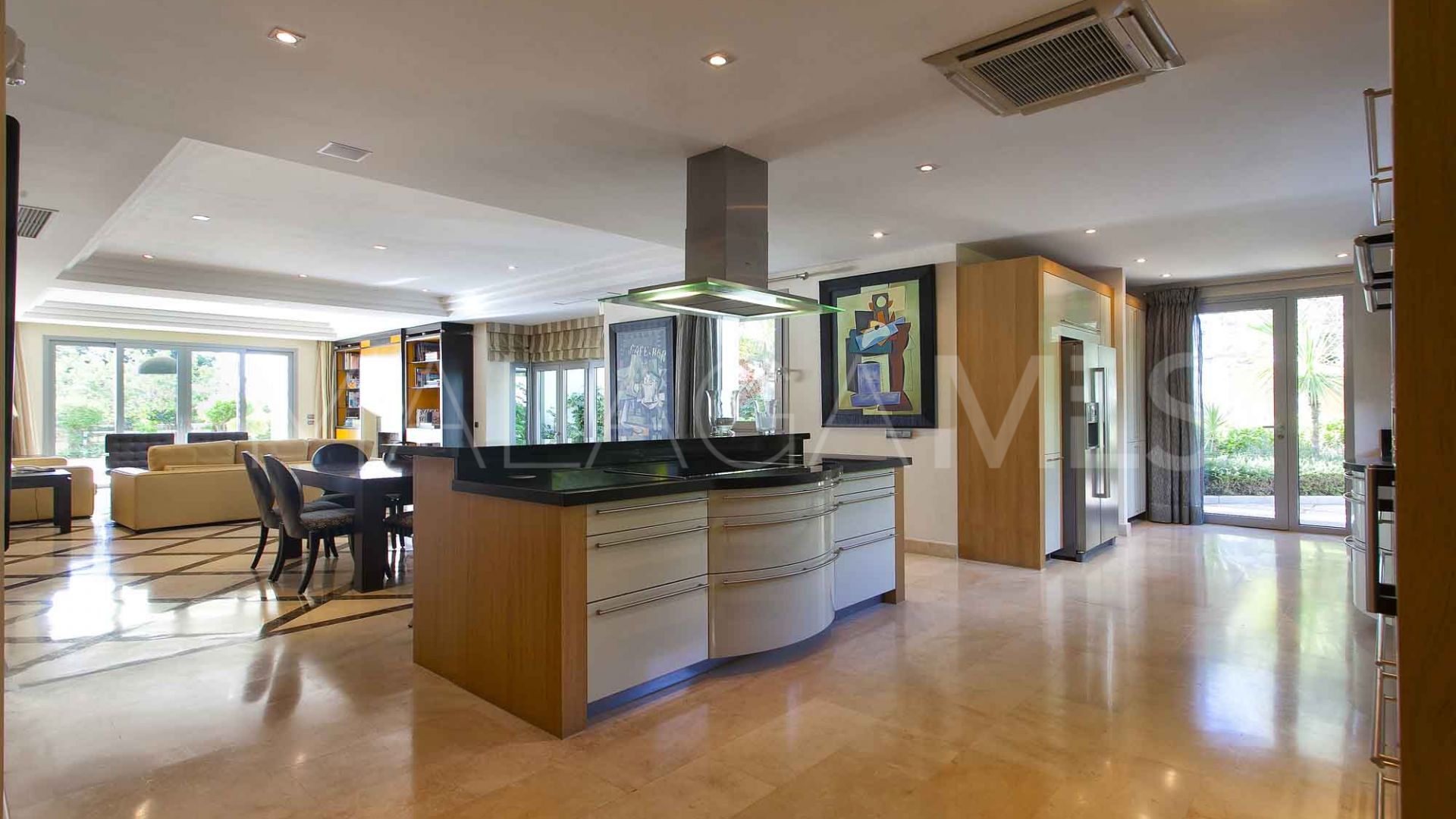 Villa for sale in Golden Mile