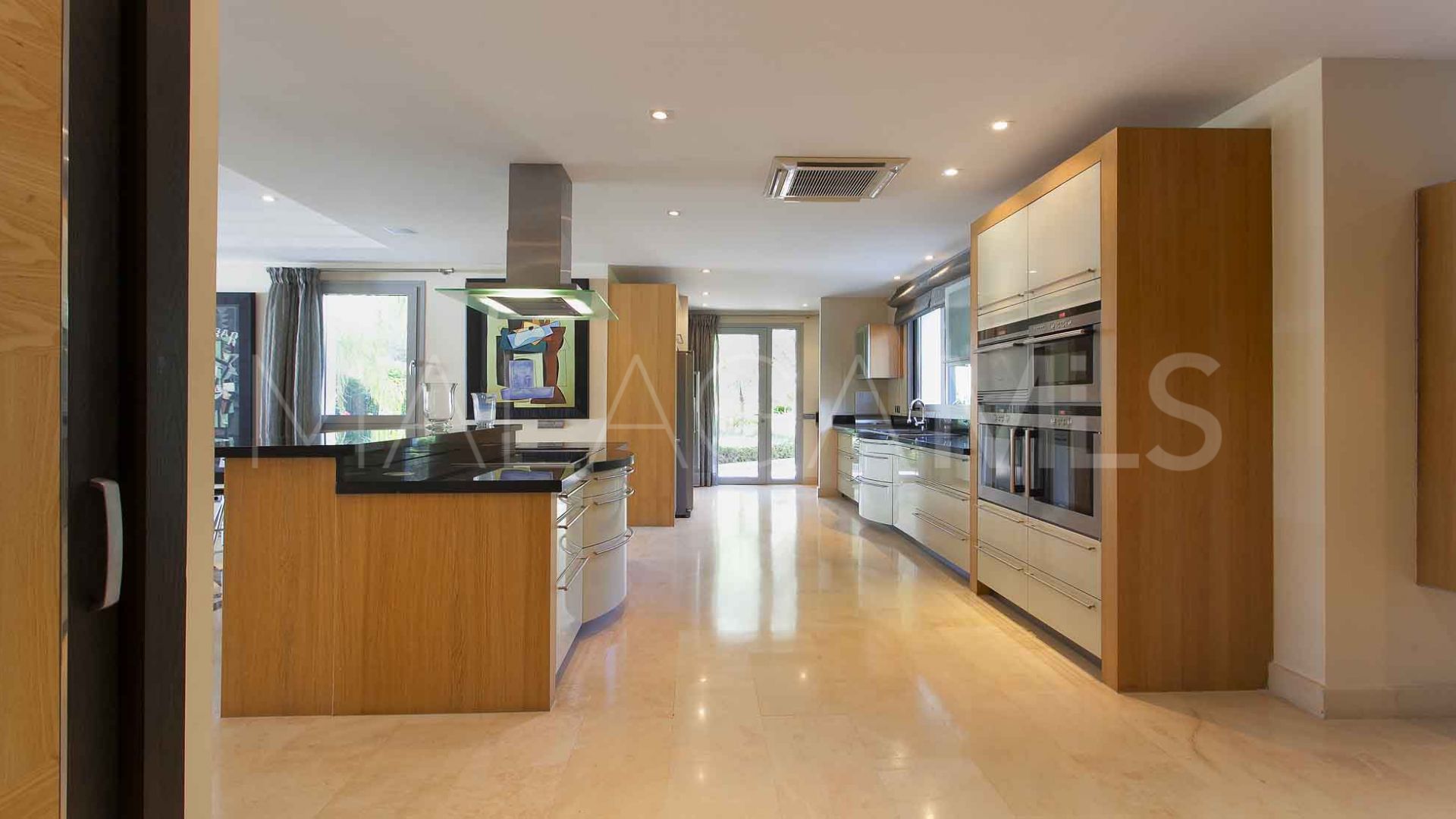 Villa for sale in Golden Mile