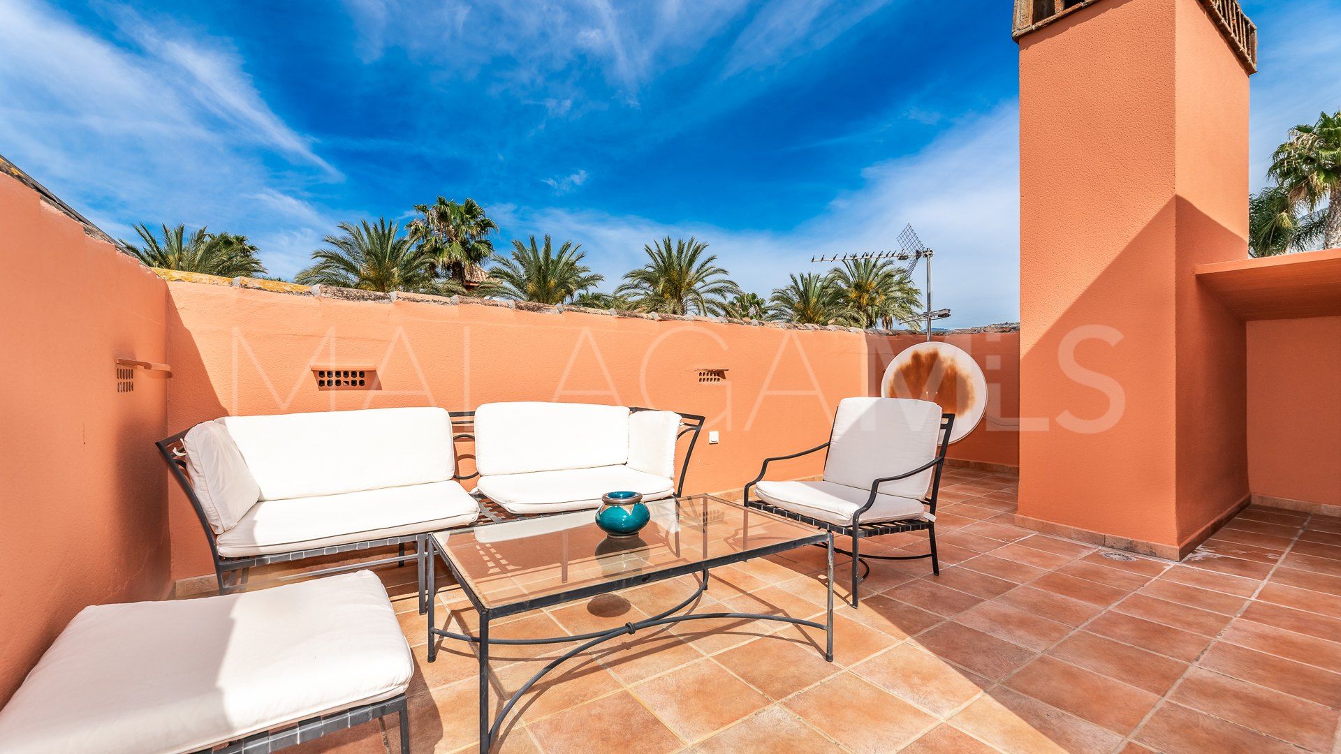 Villa for sale in Altos de Puente Romano