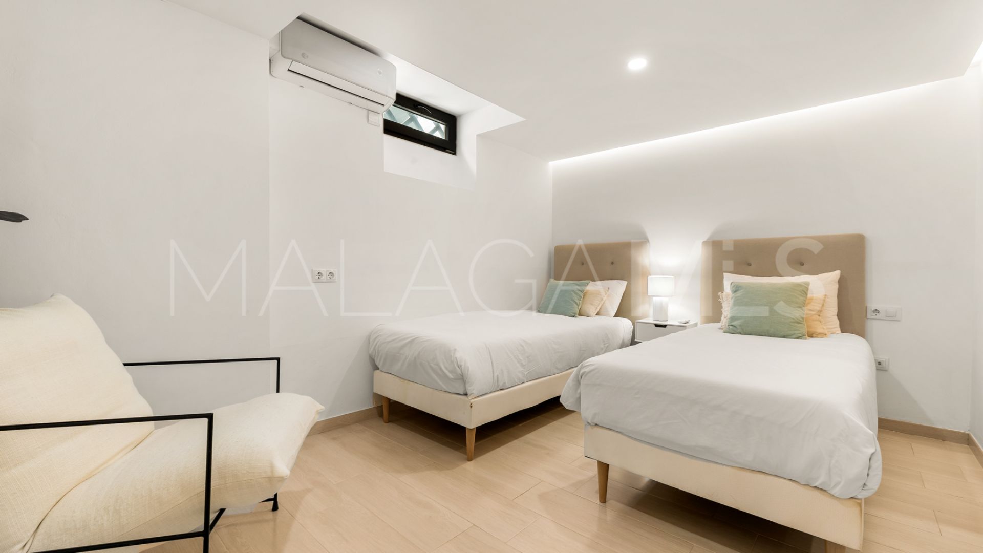 Villa for sale in Marbella - Puerto Banus