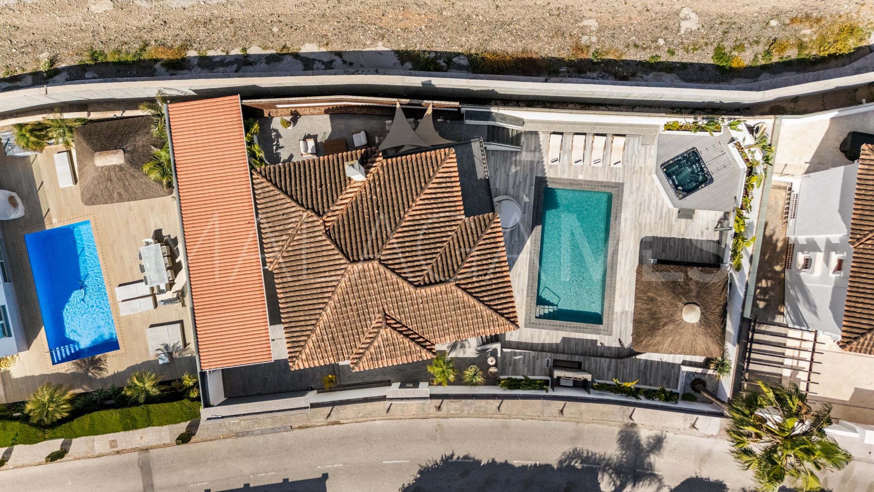 Villa for sale in Marbella - Puerto Banus
