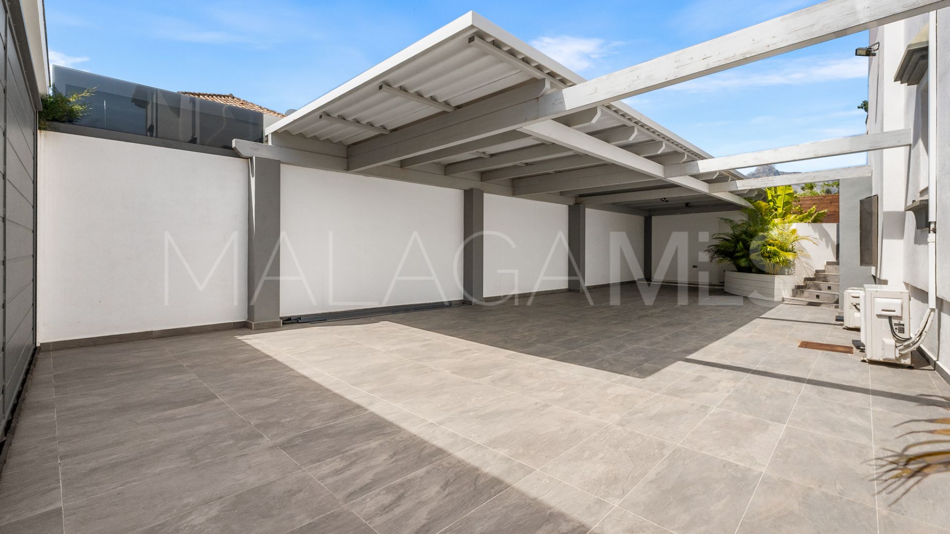 Villa for sale in Marbella - Puerto Banus