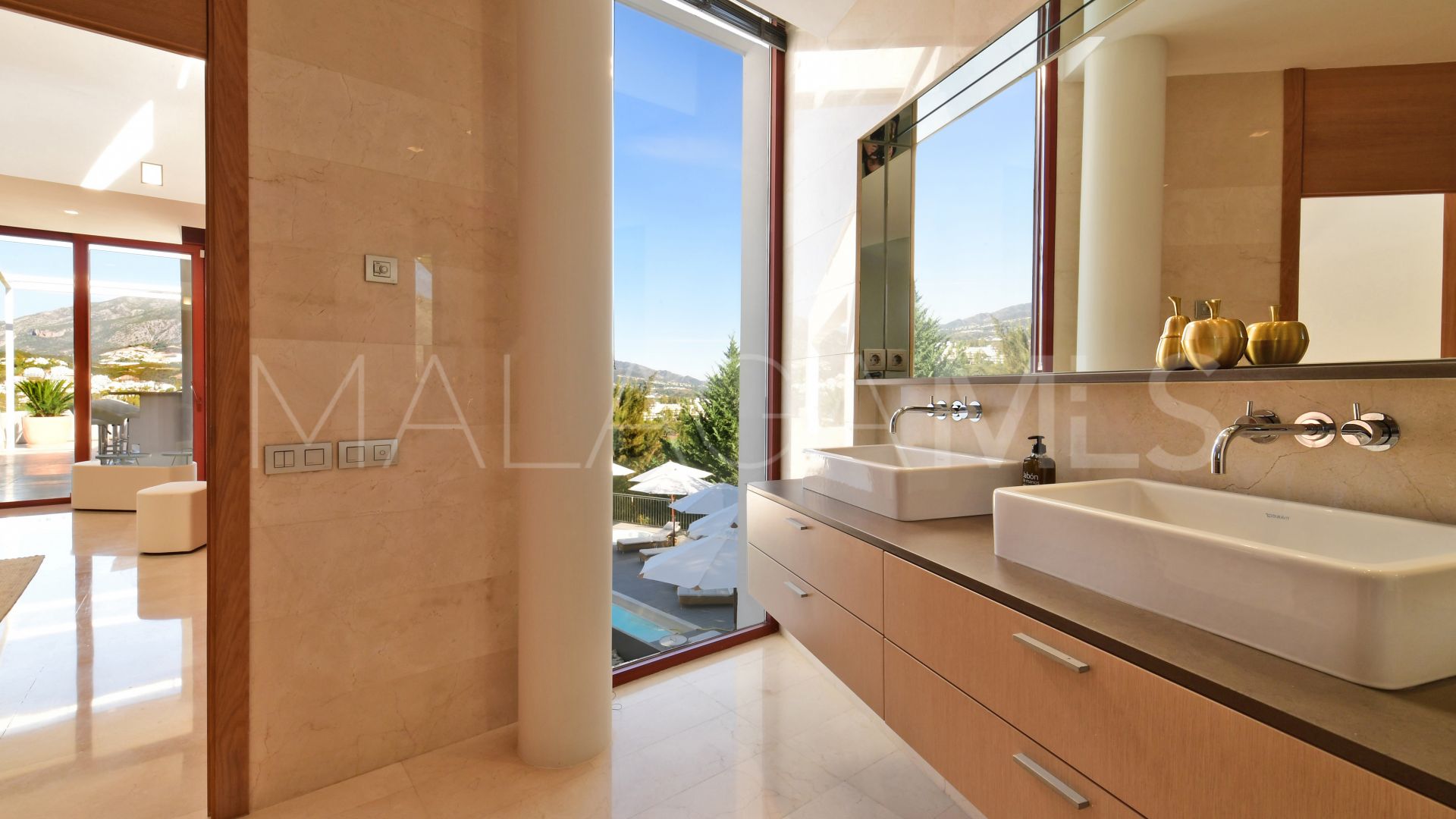 Villa for sale in Los Naranjos