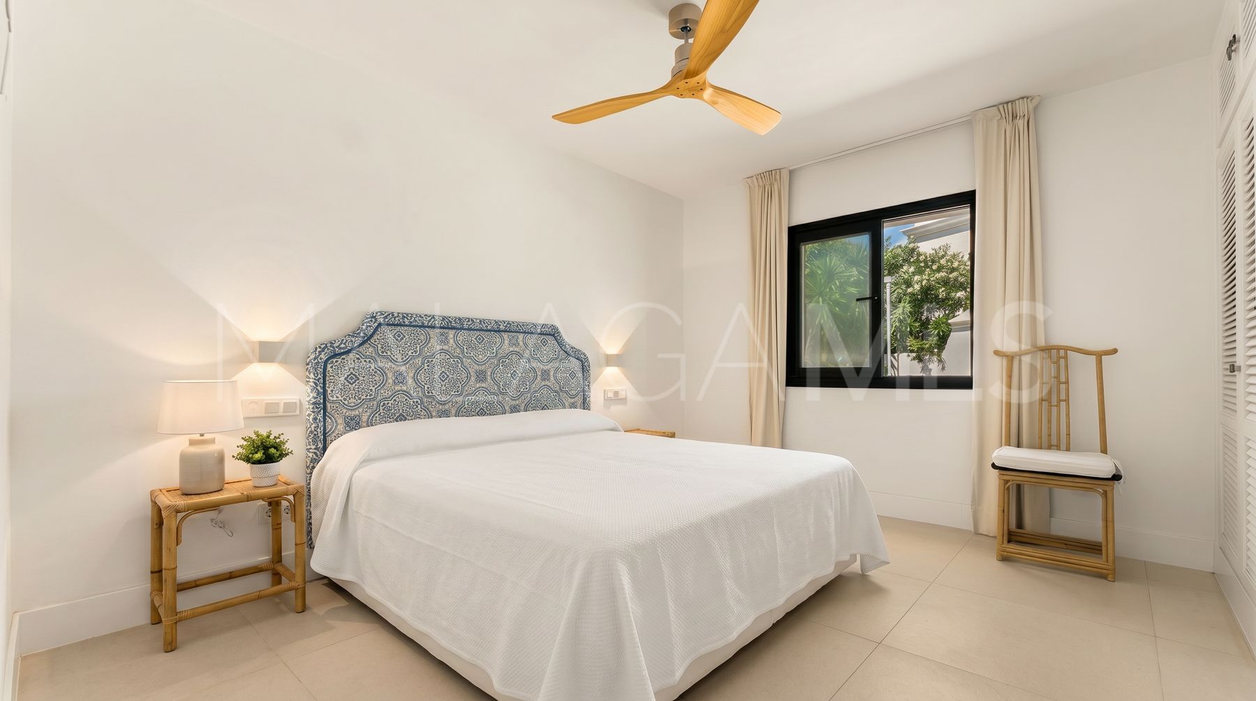Villa for sale in Guadalmina Baja