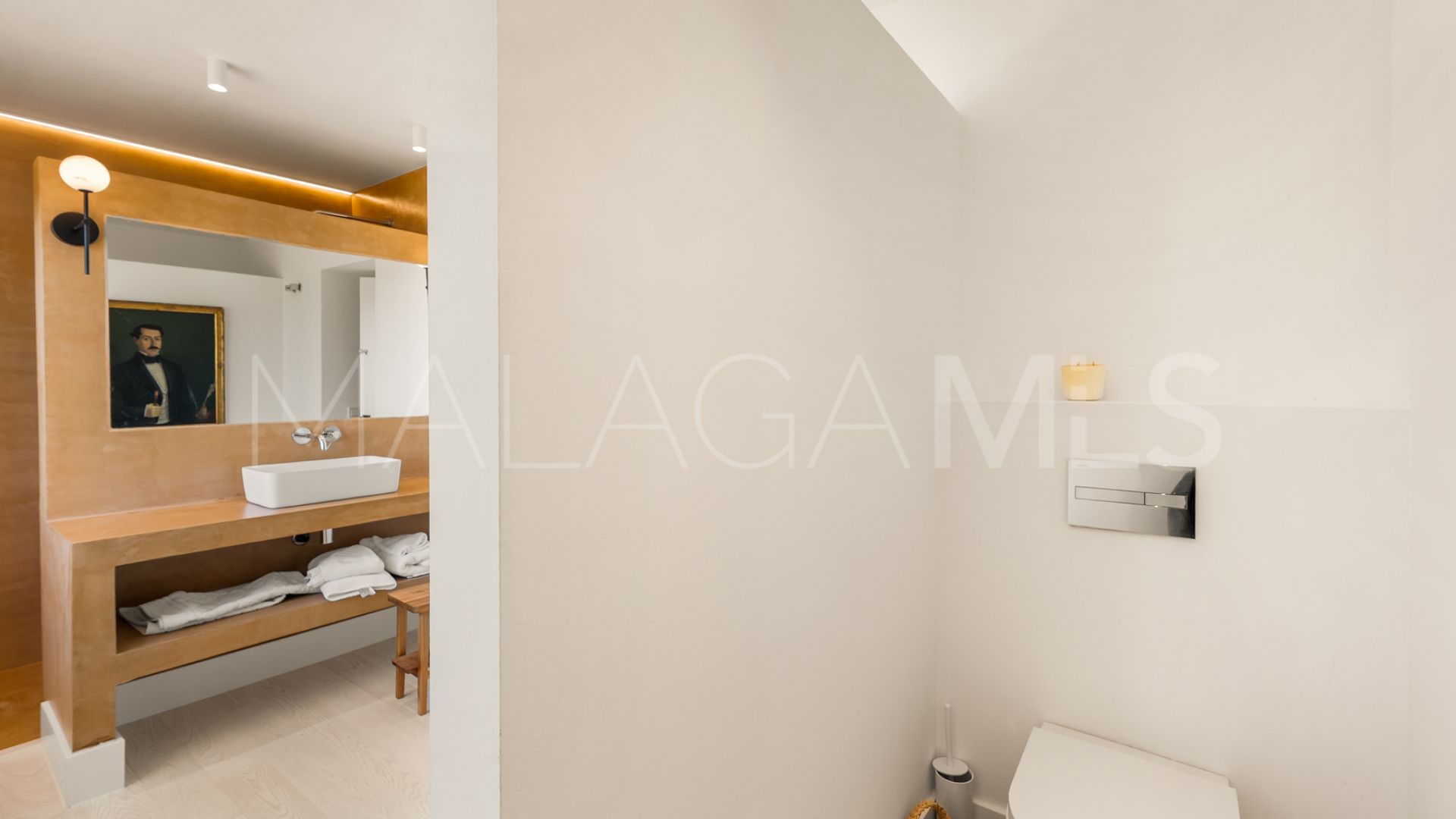 Villa for sale in Guadalmina Baja