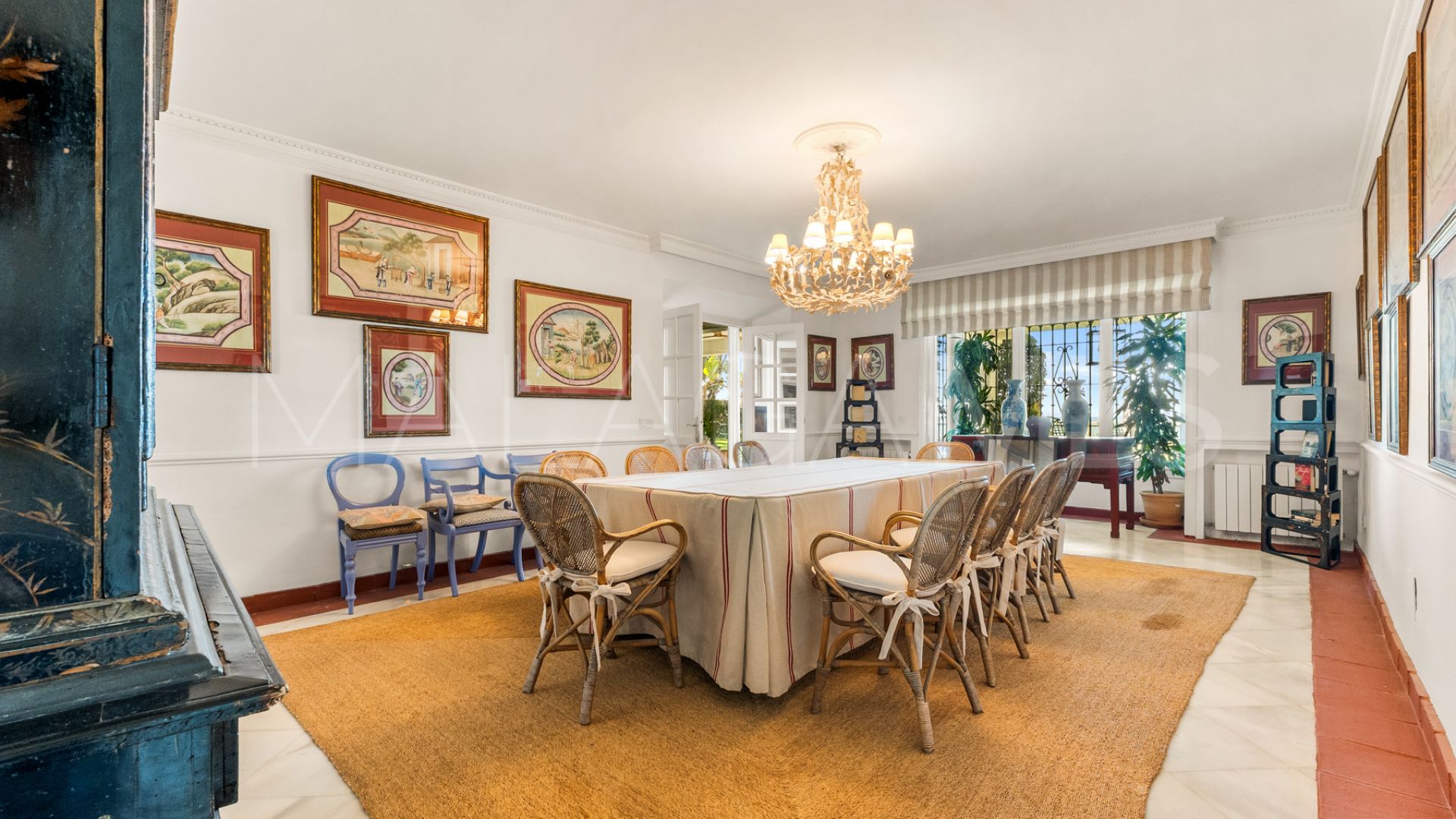 Villa for sale in Guadalmina Baja