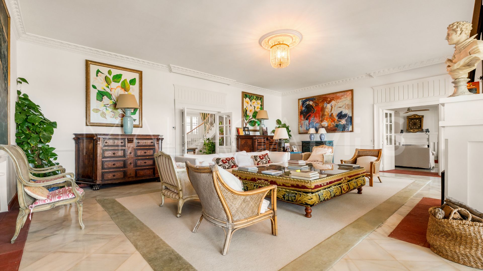 Villa for sale in Guadalmina Baja