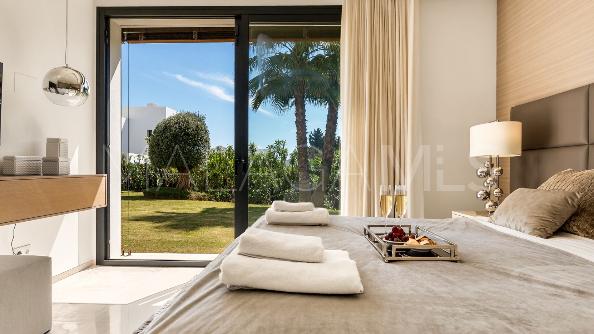 Villa for sale in El Paraiso with 4 bedrooms