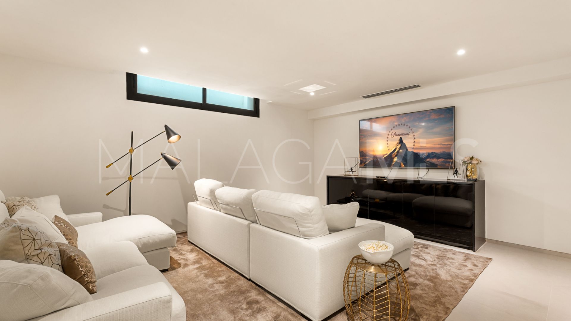 Villa for sale in El Paraiso with 4 bedrooms