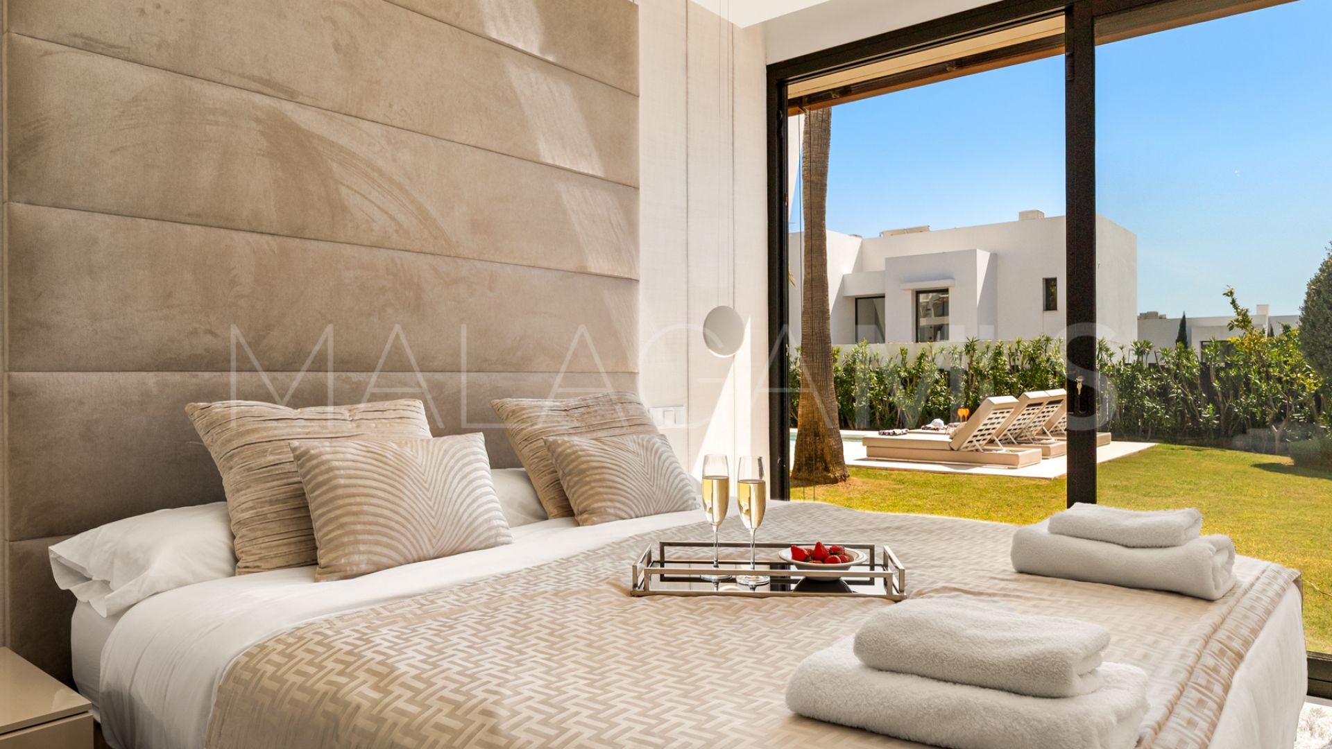 Villa for sale in El Paraiso with 4 bedrooms