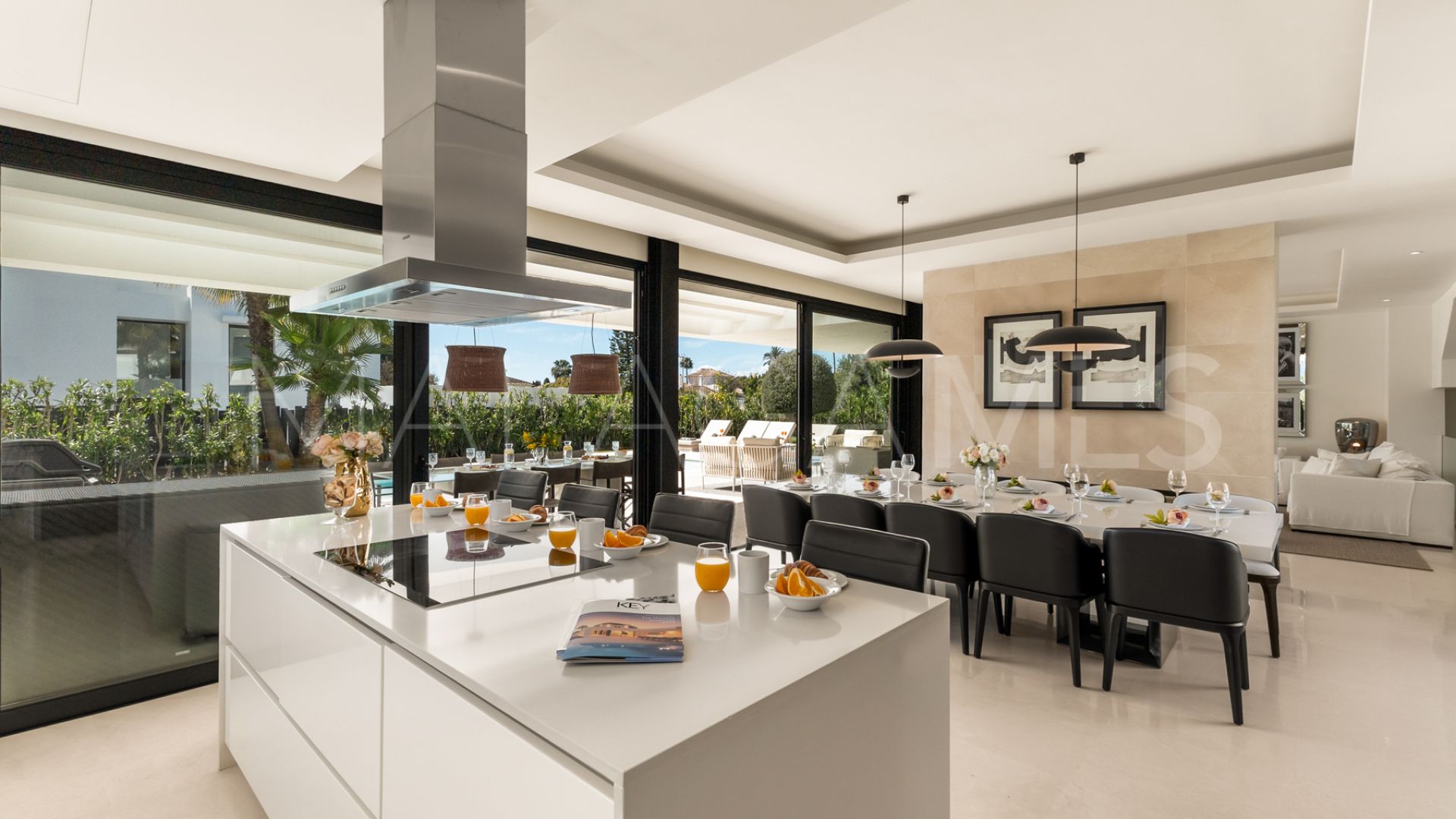 Villa for sale in El Paraiso with 4 bedrooms