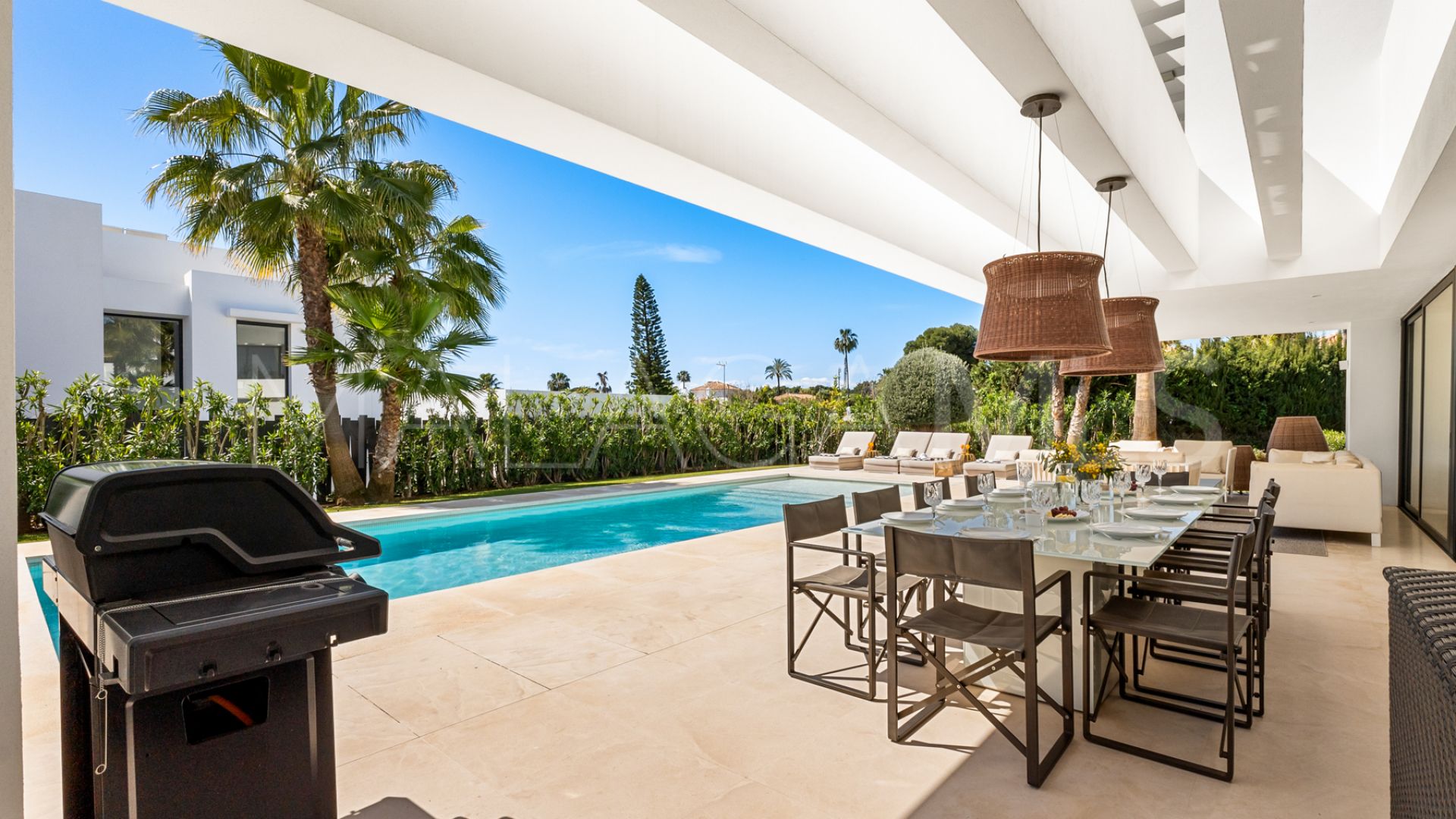 Villa for sale in El Paraiso with 4 bedrooms