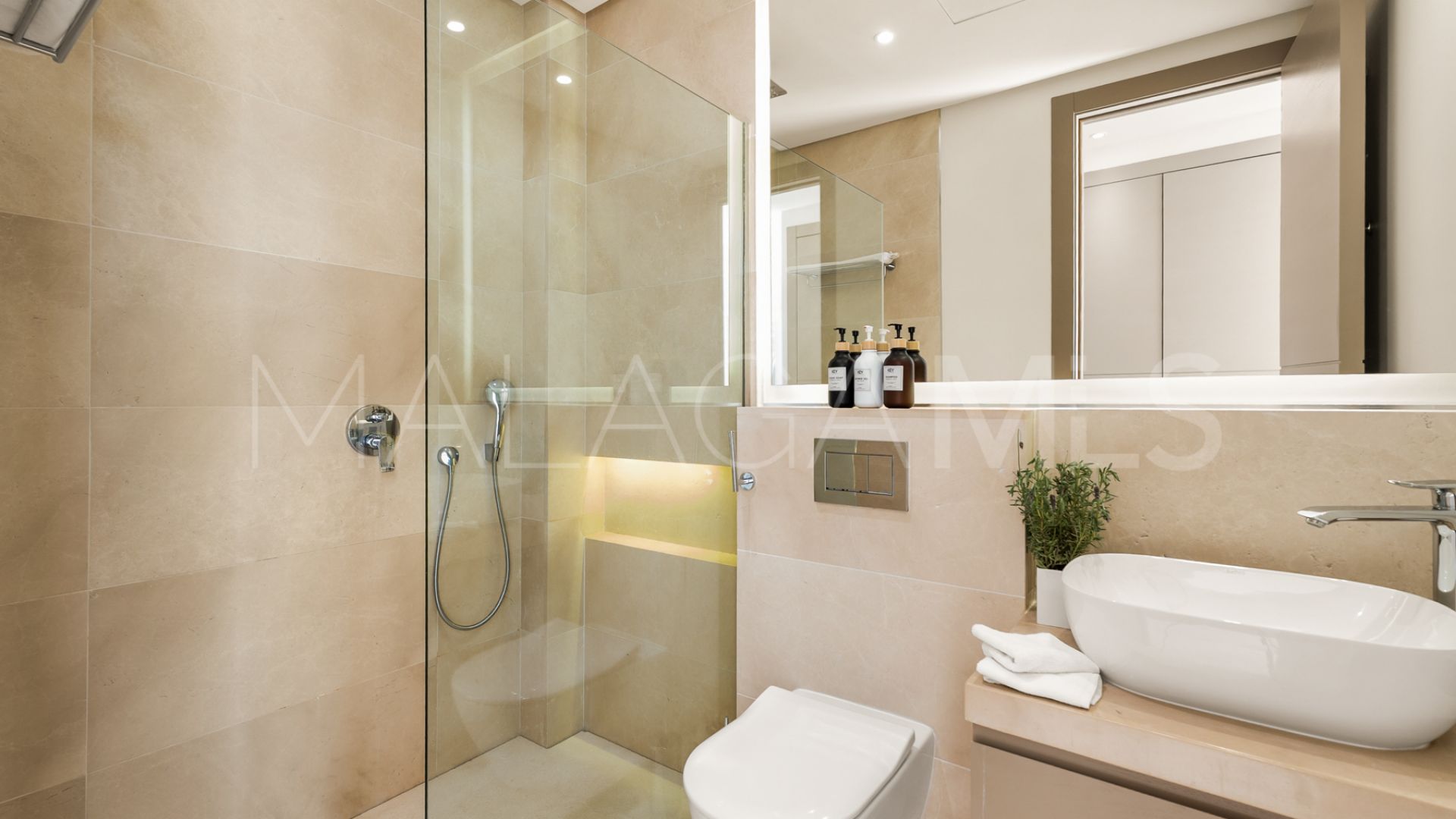 Villa for sale in El Paraiso with 4 bedrooms