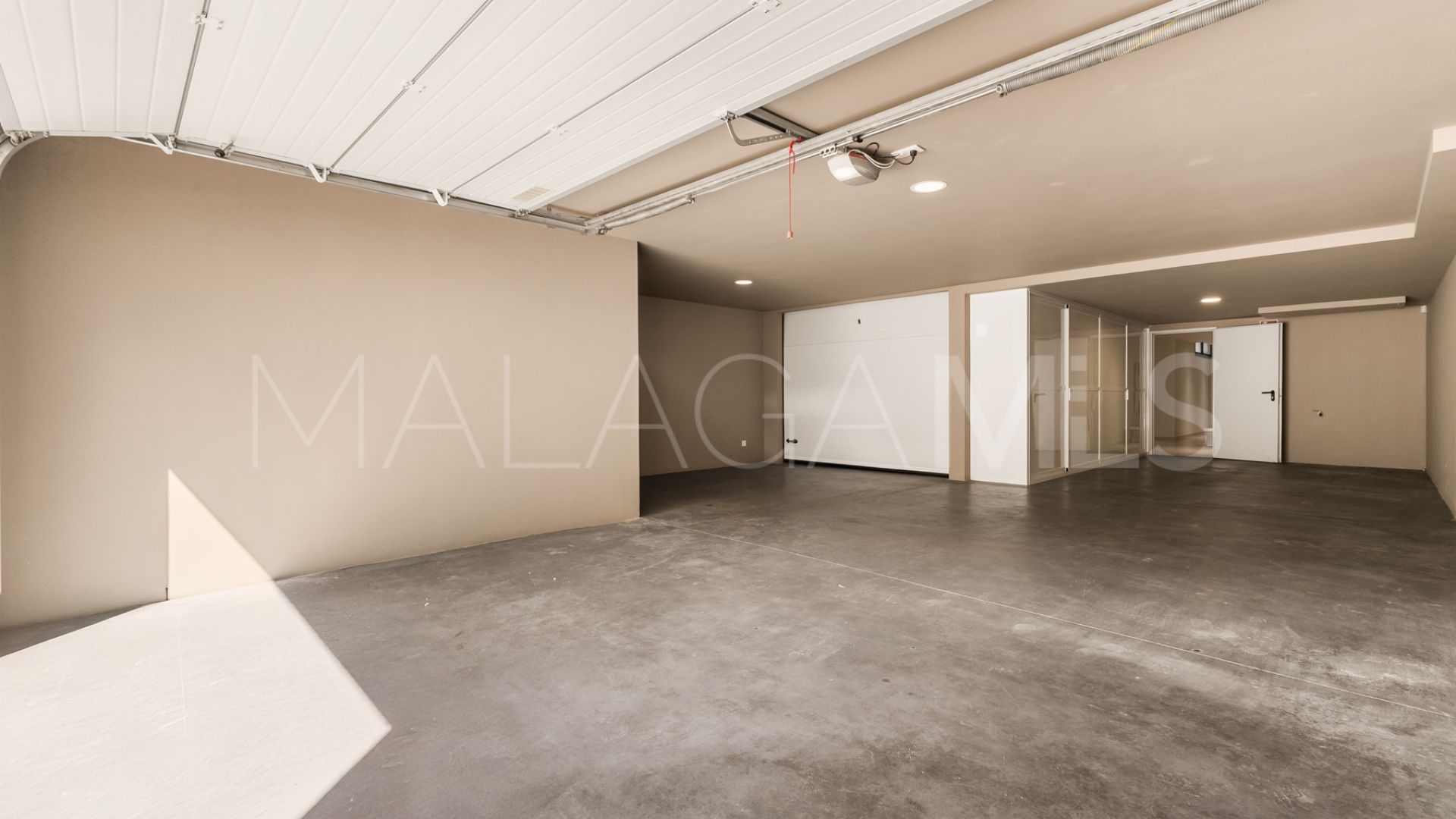 Villa for sale in El Paraiso with 4 bedrooms