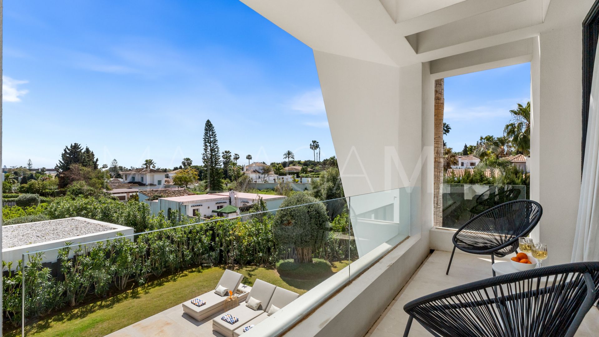 Villa for sale in El Paraiso with 4 bedrooms