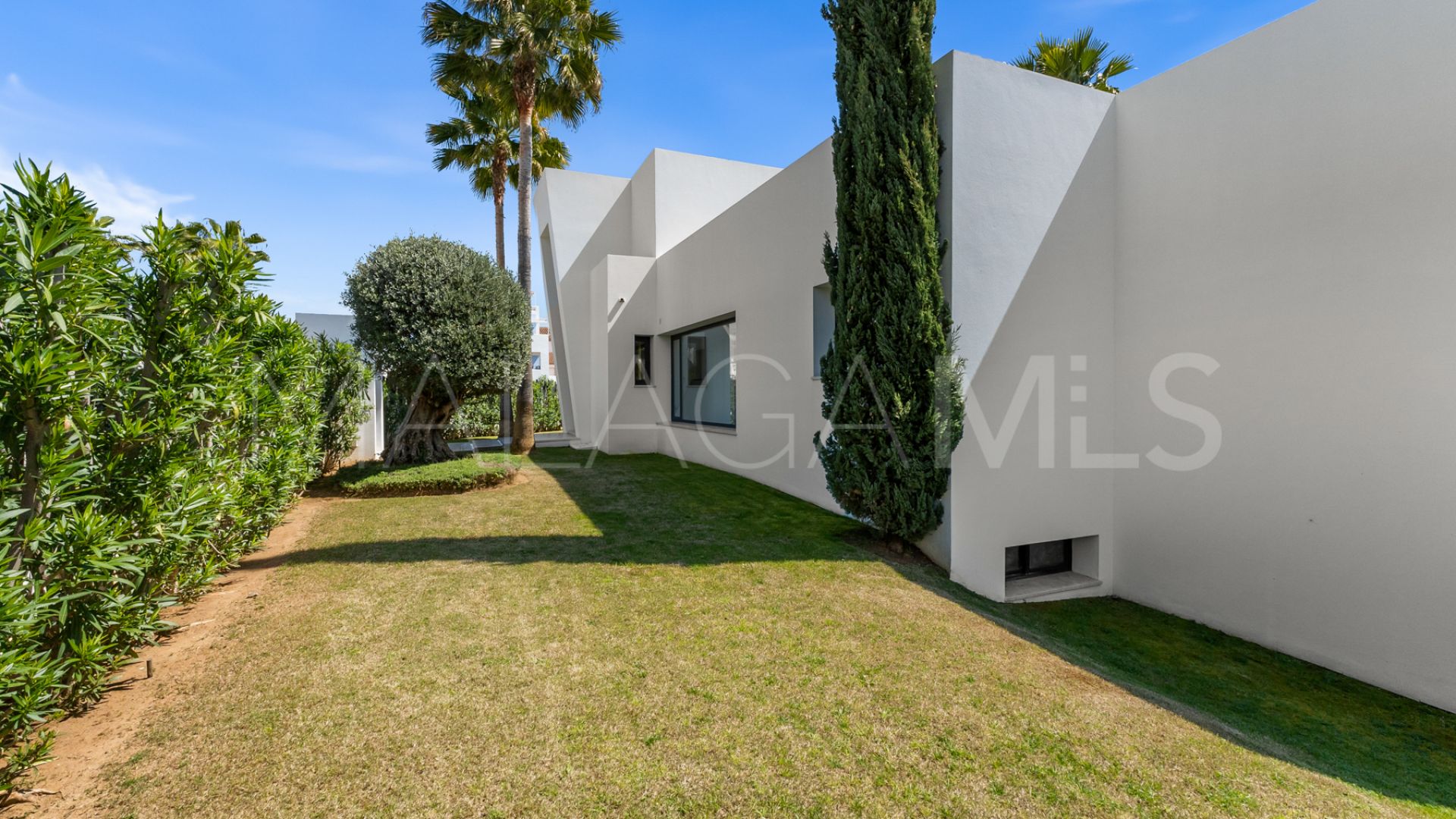 Villa for sale in El Paraiso with 4 bedrooms