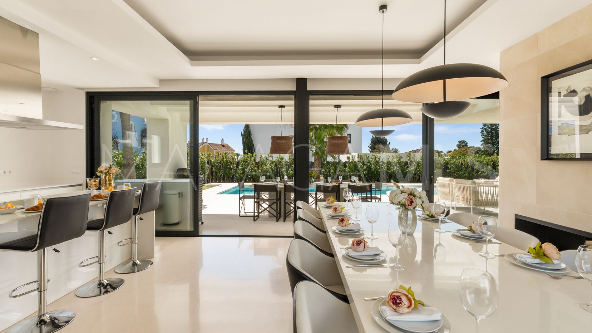 Villa for sale in El Paraiso with 4 bedrooms