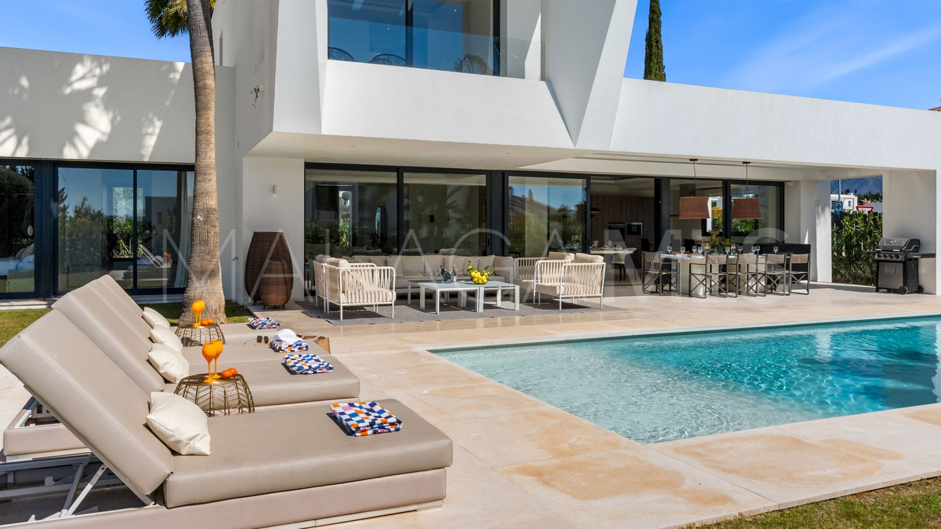 Villa for sale in El Paraiso with 4 bedrooms