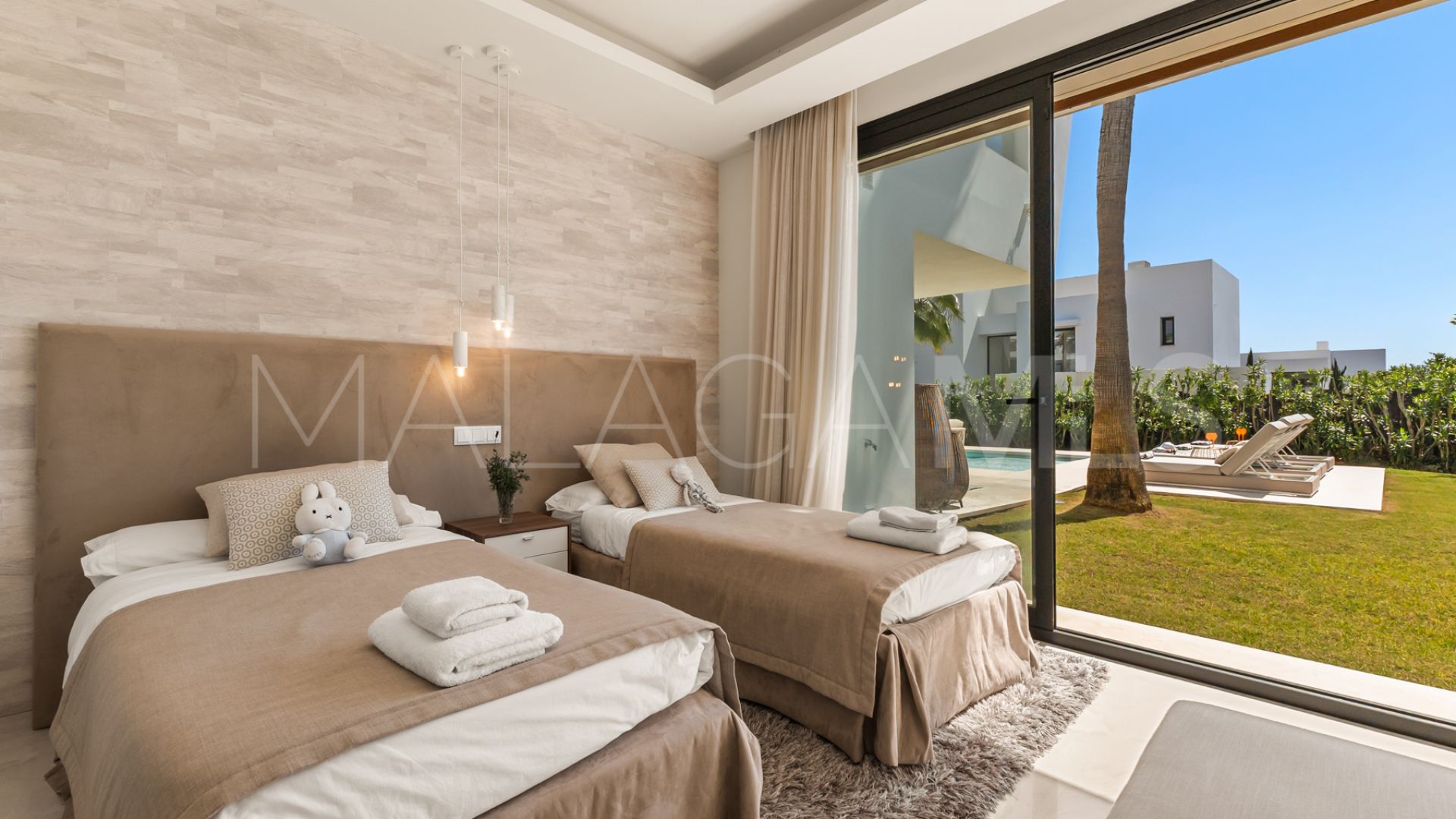 Villa for sale in El Paraiso with 4 bedrooms