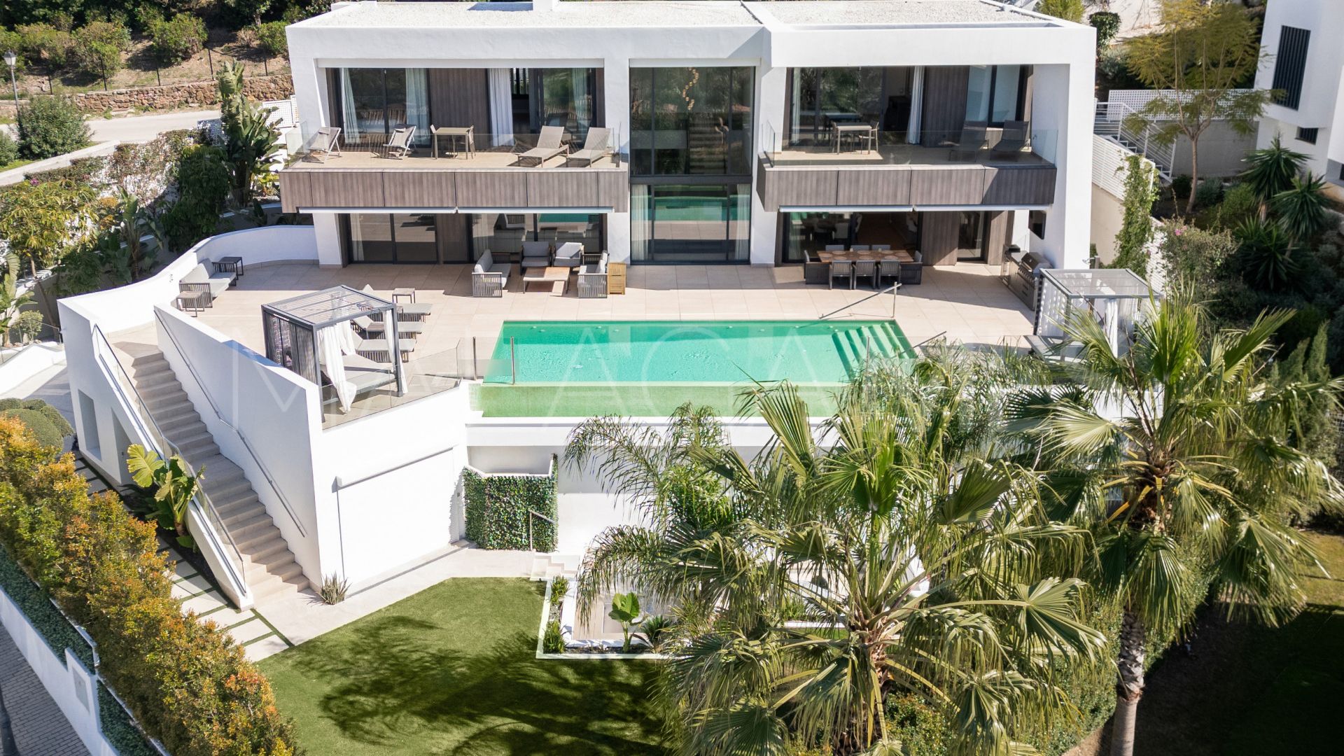Villa for sale in El Paraiso