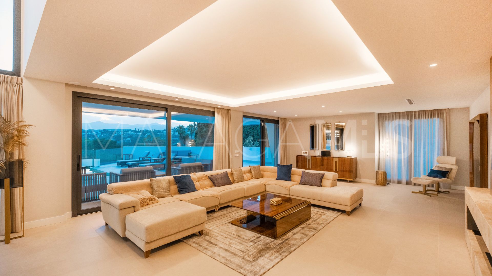 Villa for sale in El Paraiso
