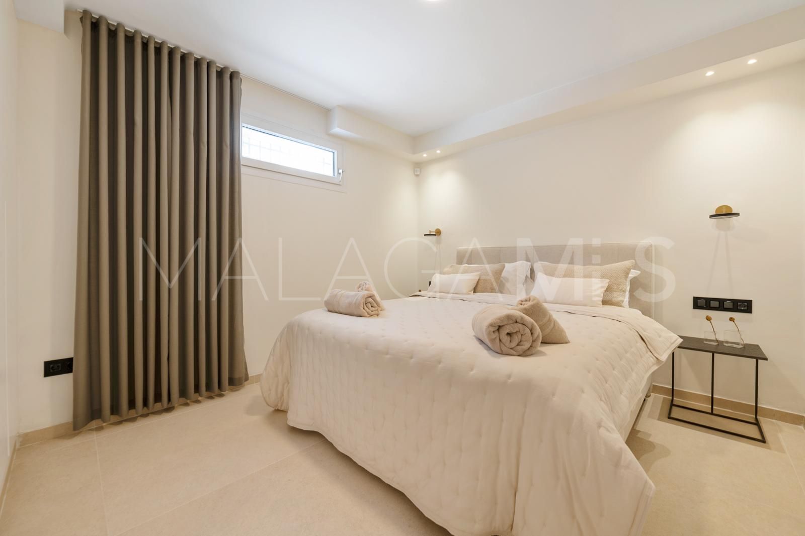 Villa for sale in Nueva Andalucia
