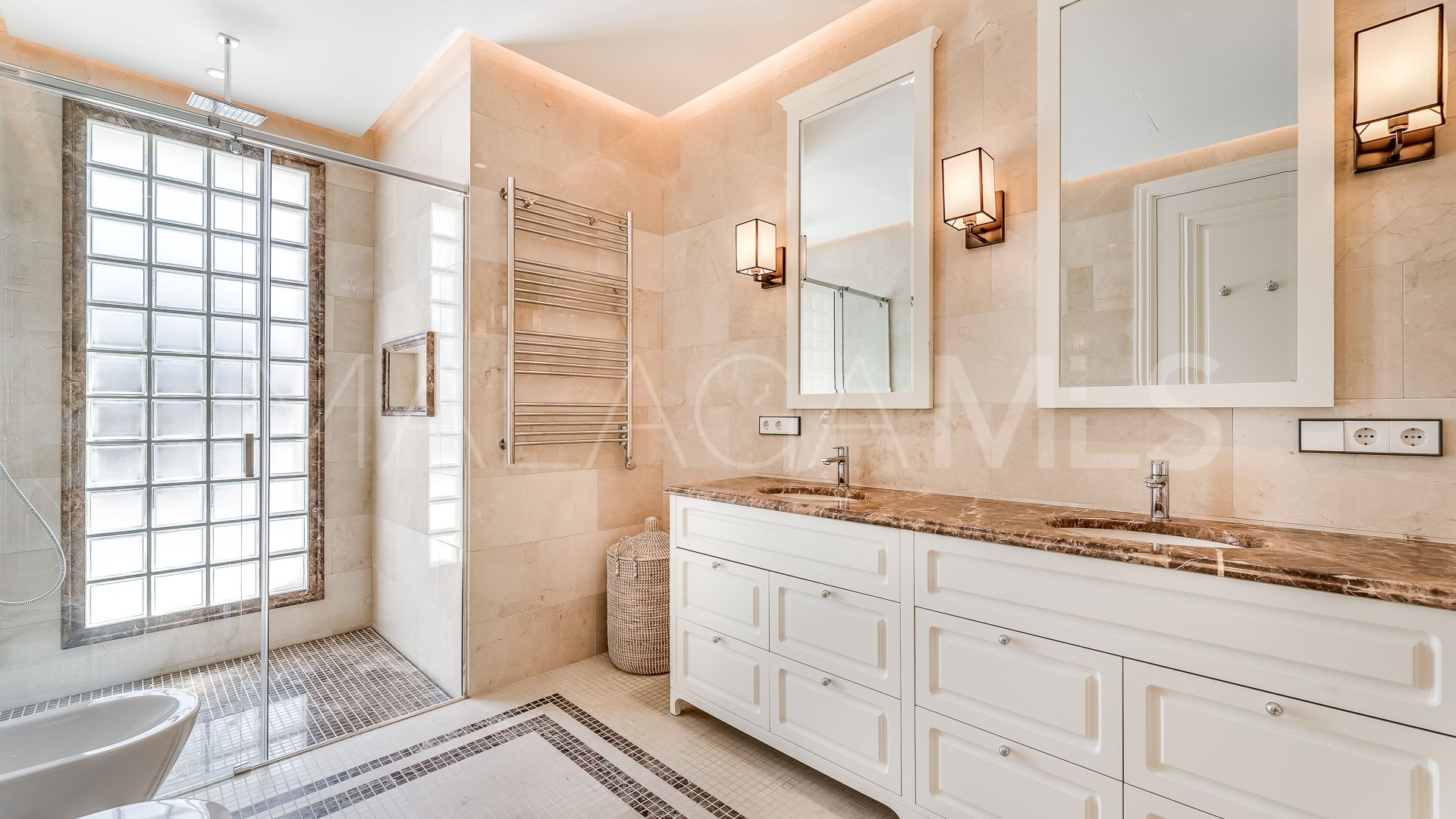 Villa for sale in Los Flamingos
