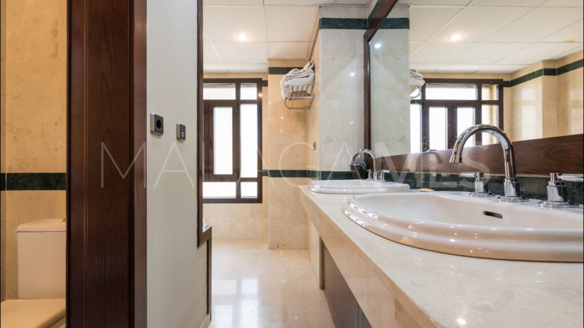 Bungalow for sale in Bahia de Banus