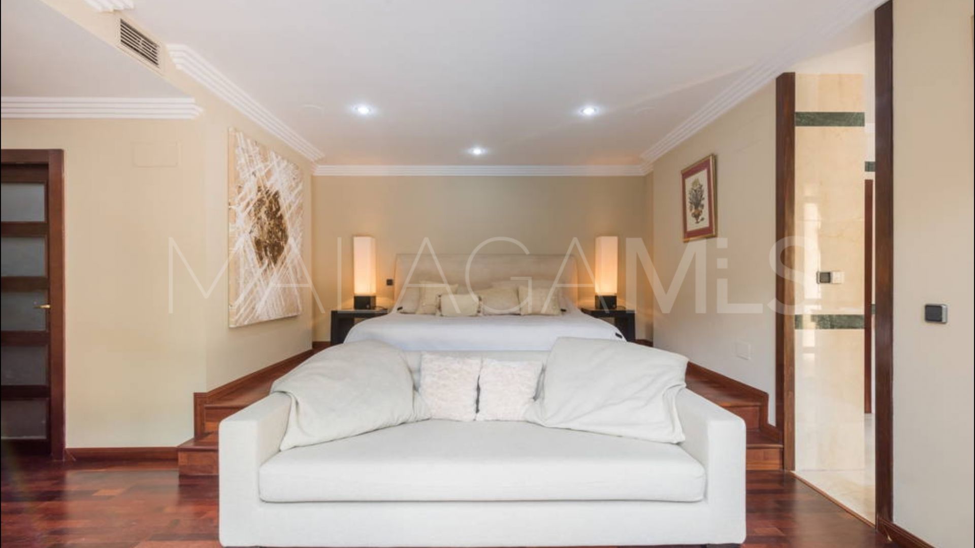 Bungalow for sale in Bahia de Banus