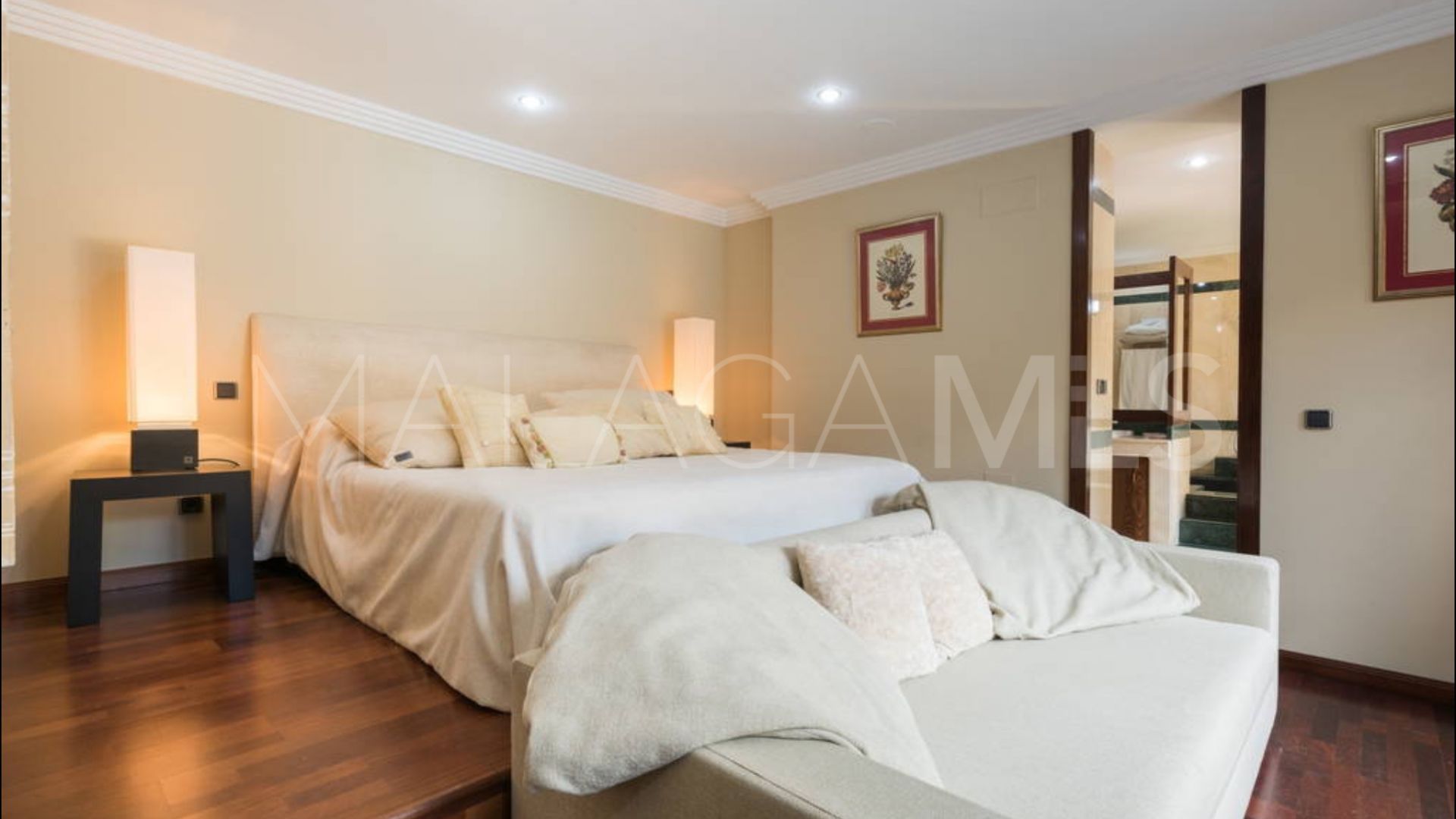 Bungalow for sale in Bahia de Banus