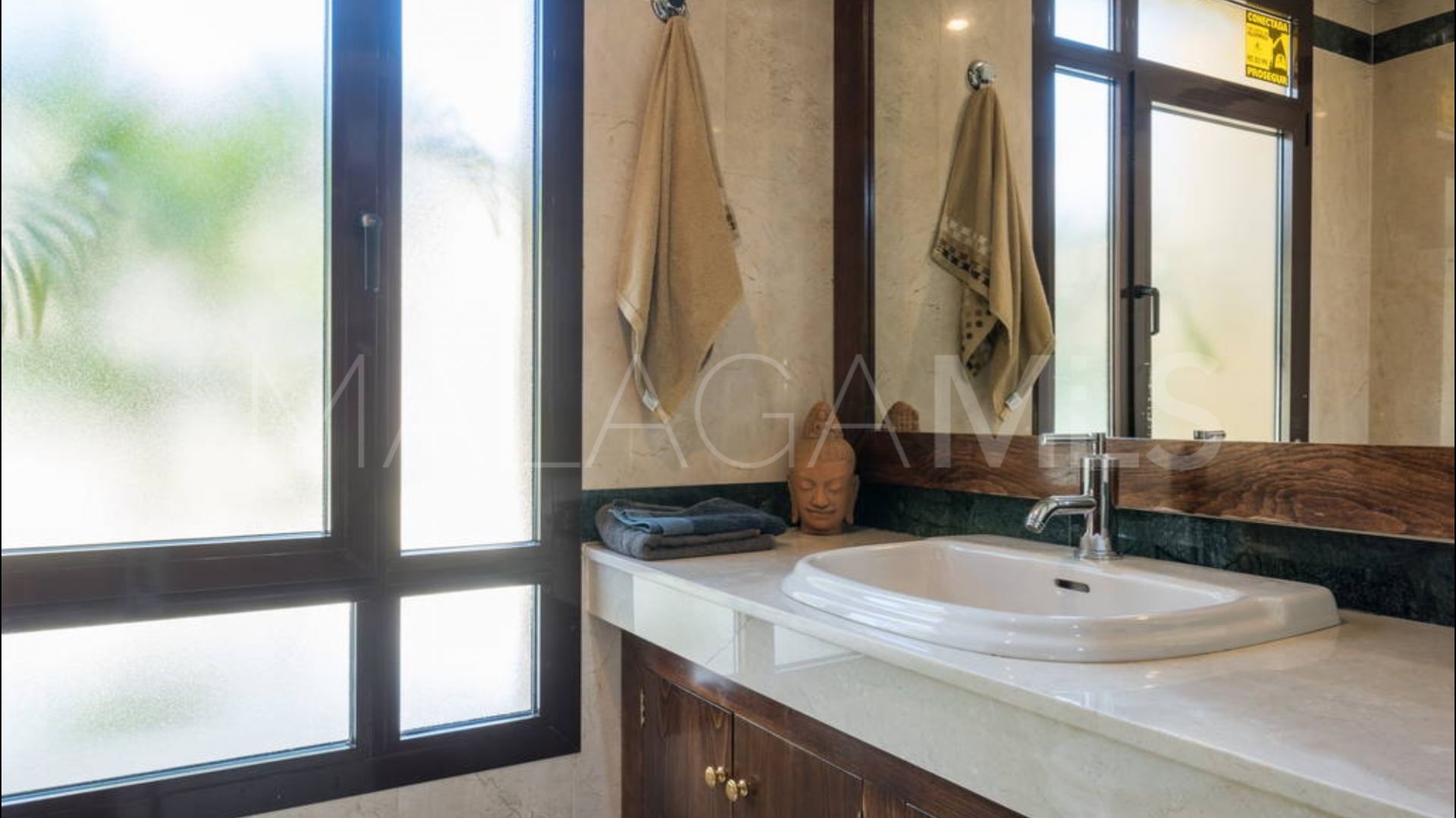 Bungalow for sale in Bahia de Banus