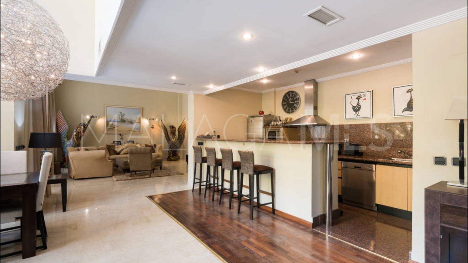 Bungalow for sale in Bahia de Banus