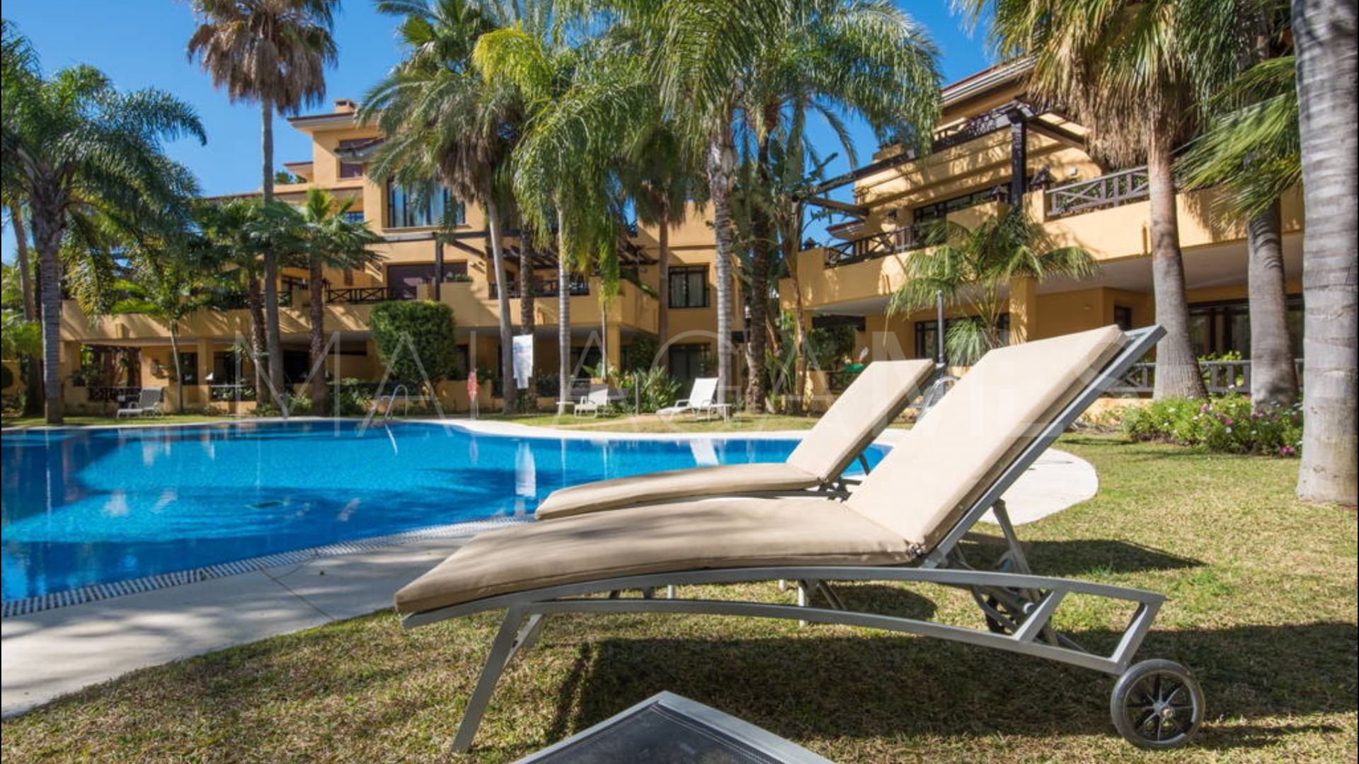 Bungalow for sale in Bahia de Banus