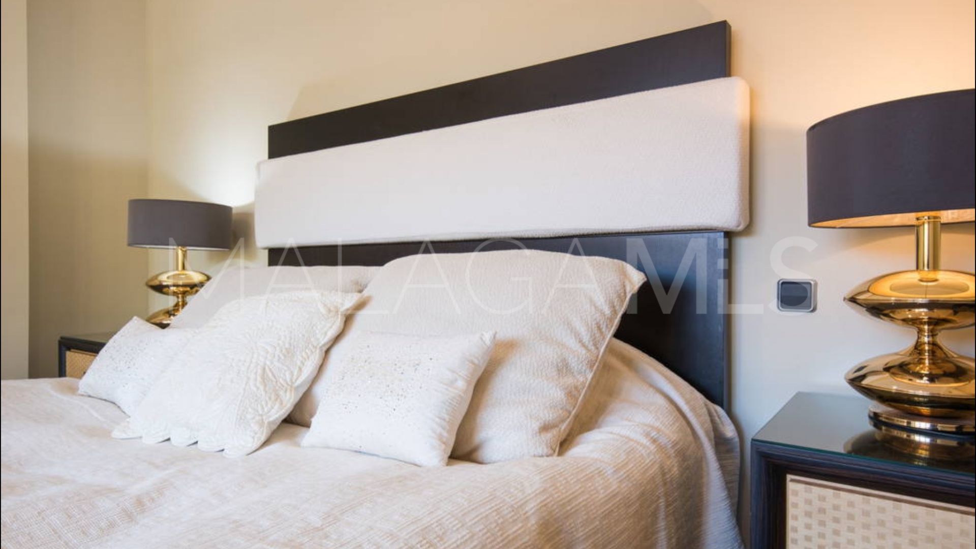 Bungalow for sale in Bahia de Banus