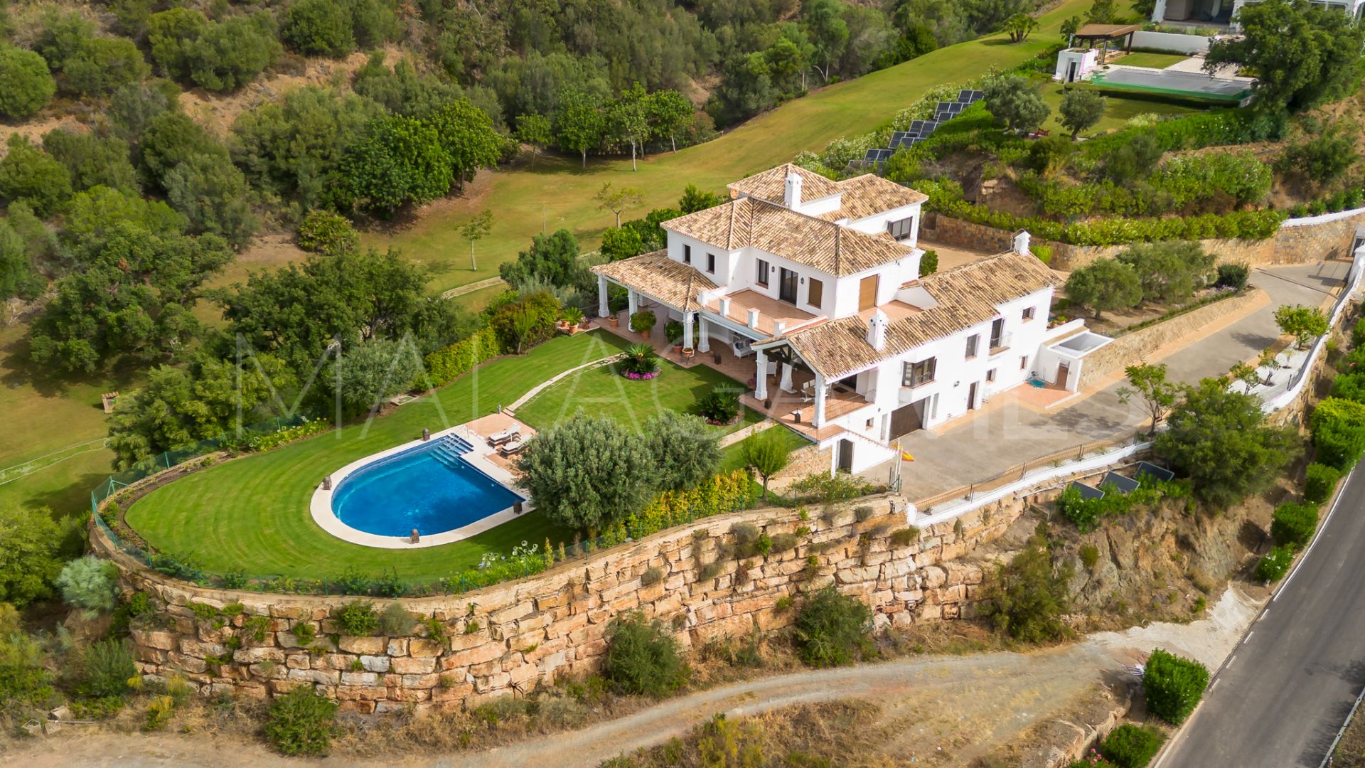 For sale 5 bedrooms villa in Marbella Club Golf Resort