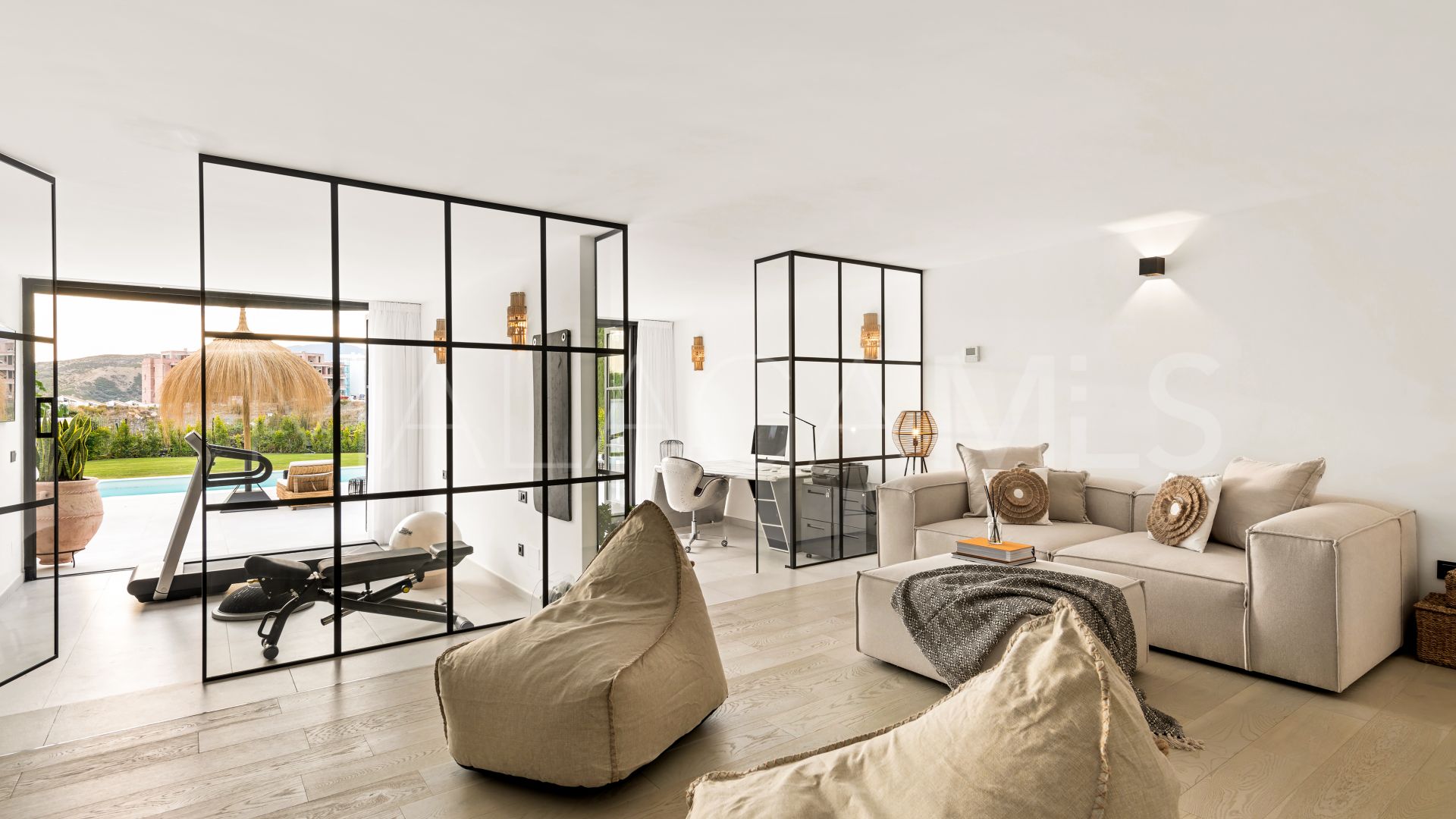Villa for sale in Benahavis