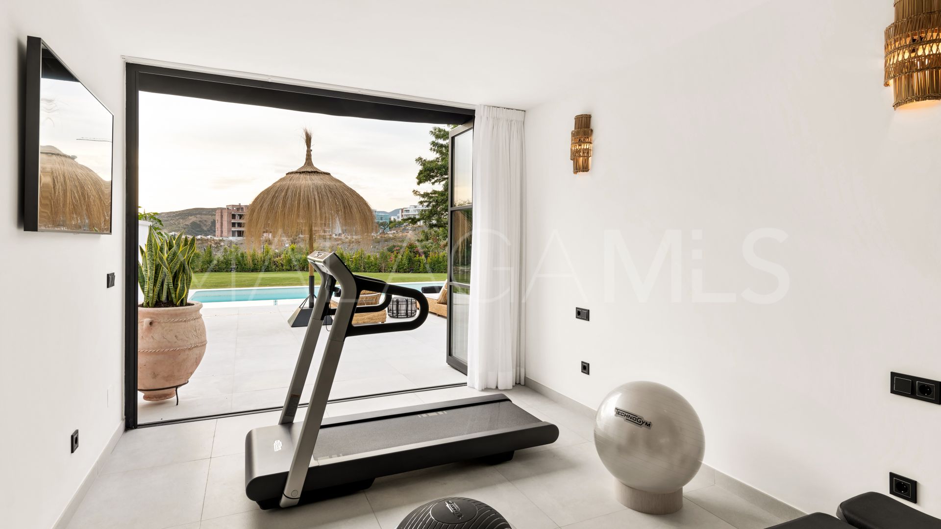 Villa for sale in Benahavis