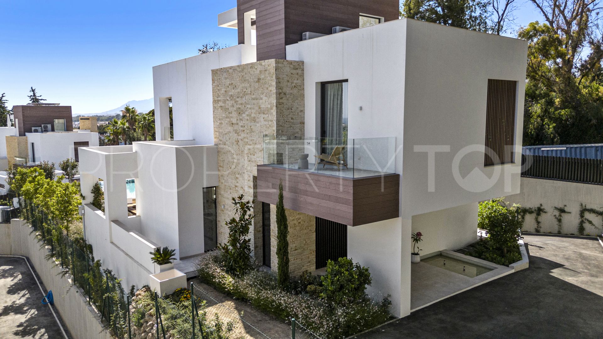 For sale villa with 4 bedrooms in Marbella Golden Mile