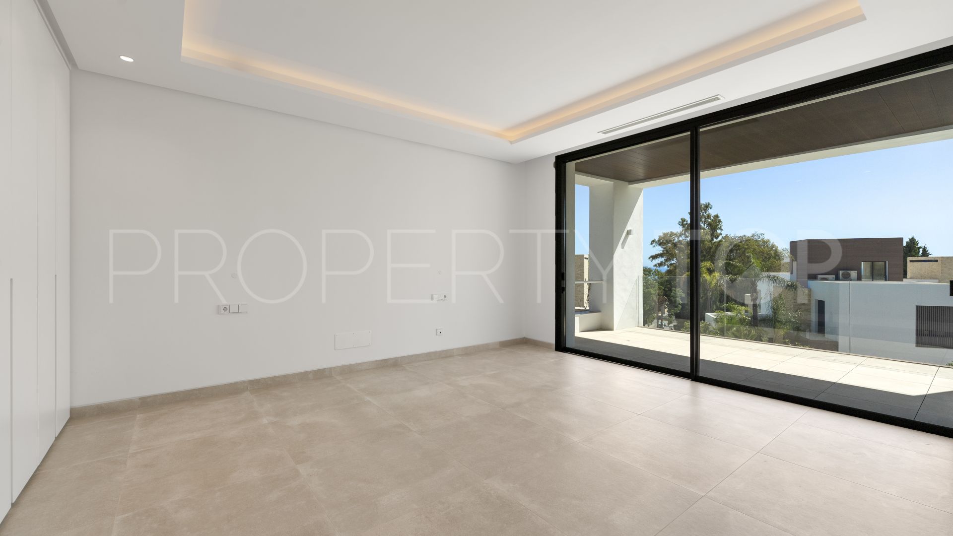 Marbella Golden Mile 4 bedrooms villa for sale