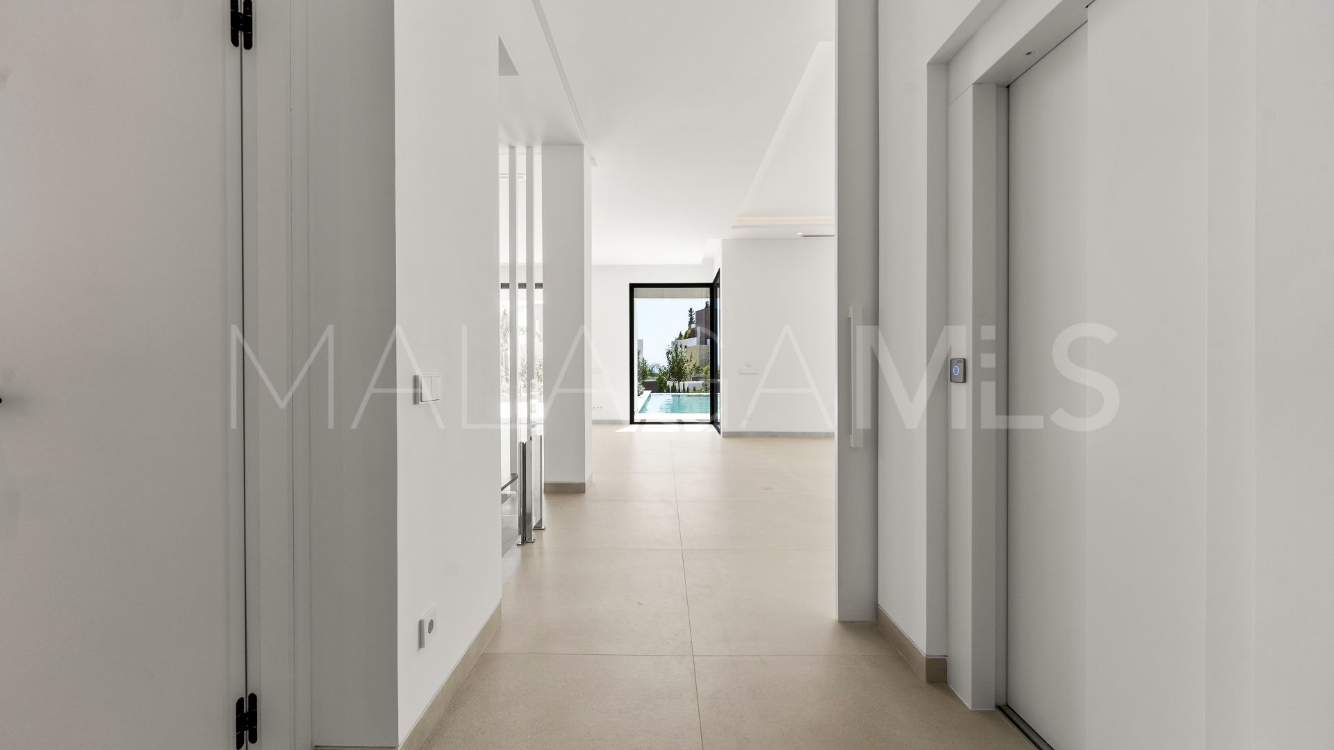 Villa for sale in Marbella Golden Mile