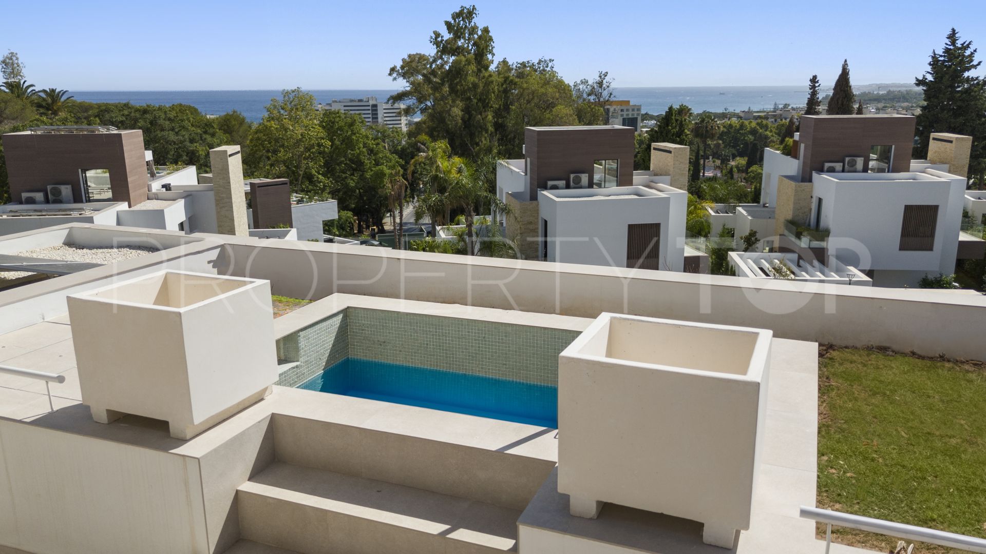 Marbella Golden Mile 4 bedrooms villa for sale