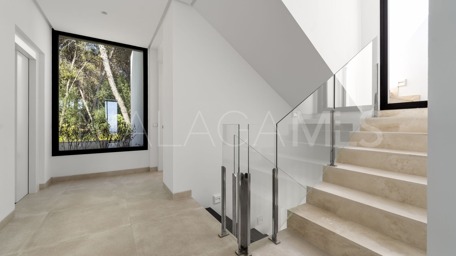 Villa for sale in Marbella Golden Mile