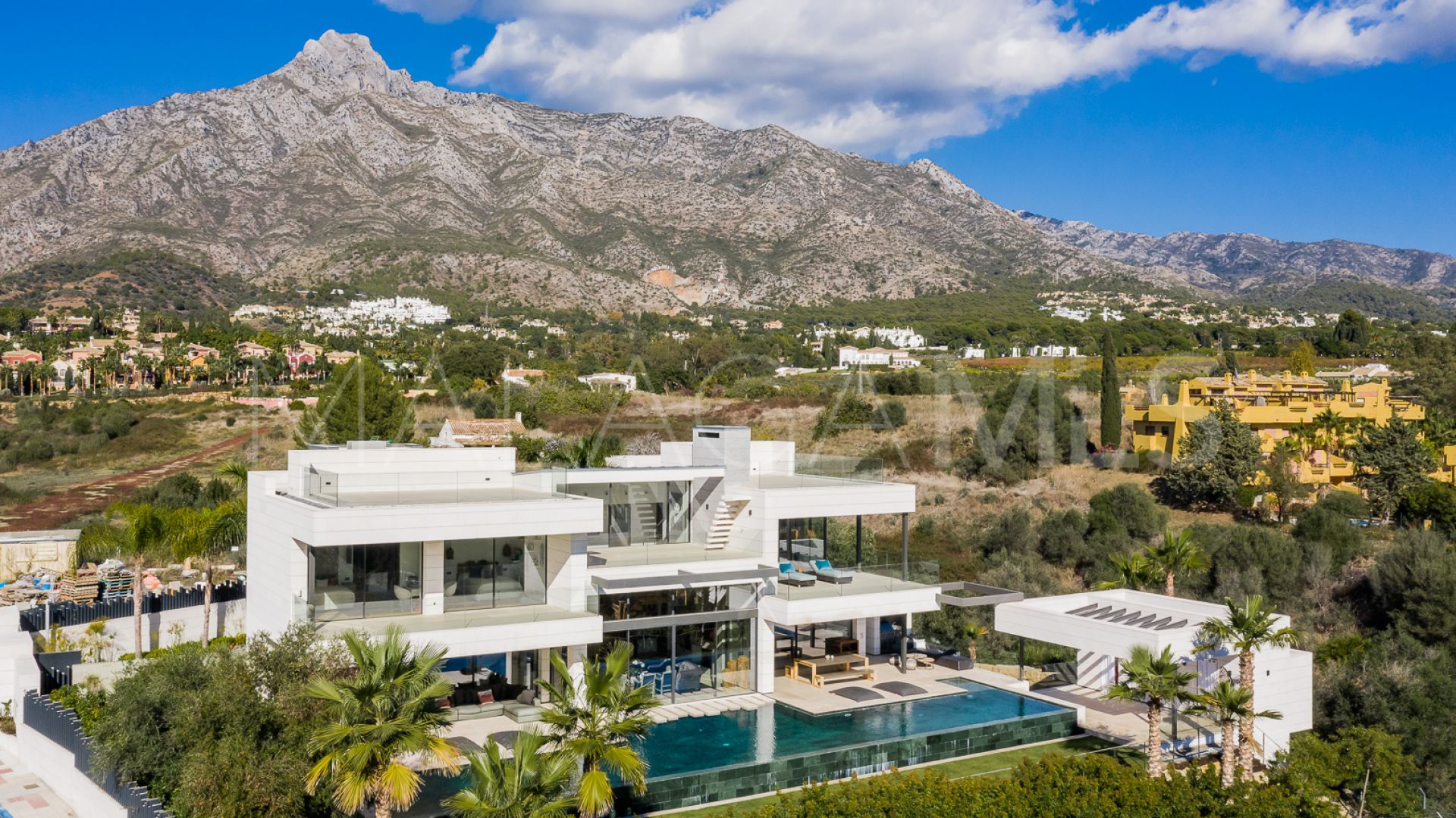 Villa for sale in Marbella Golden Mile