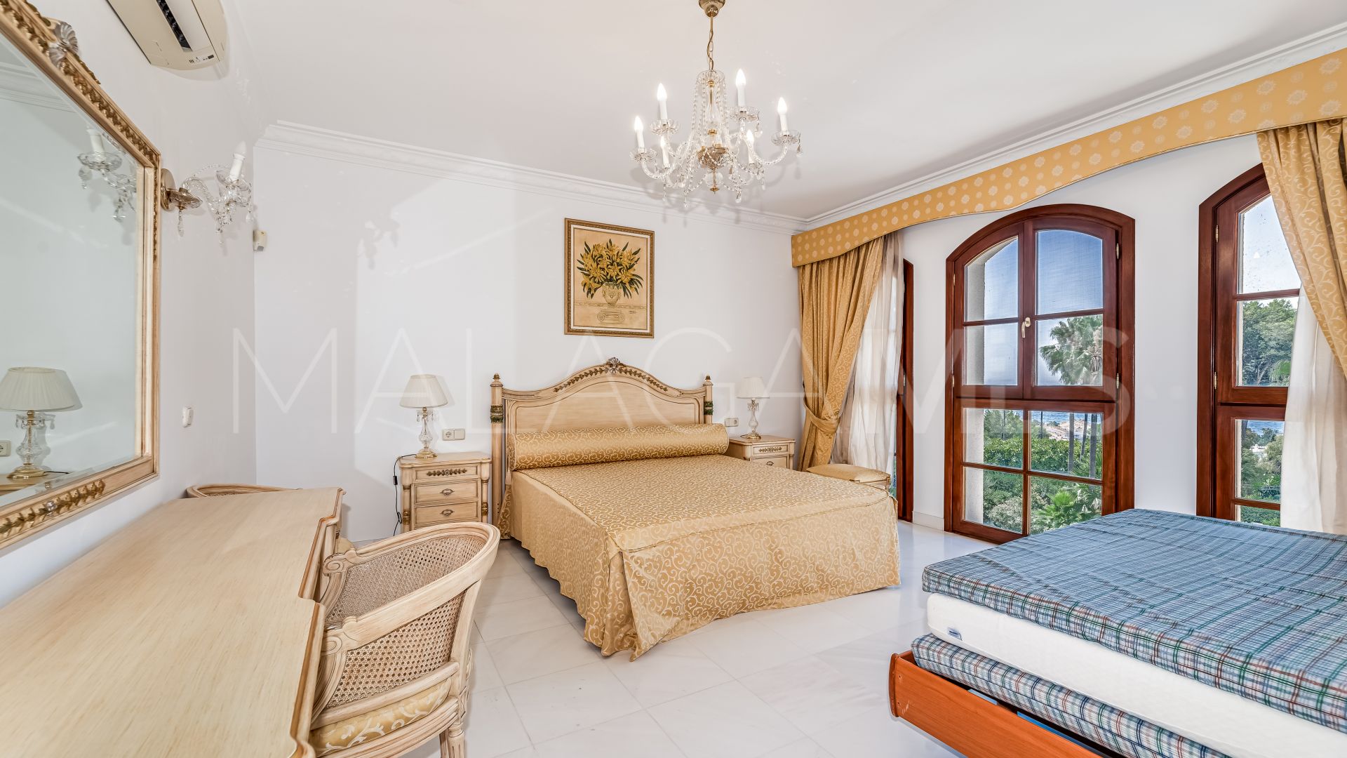 Villa for sale in Marbella Golden Mile