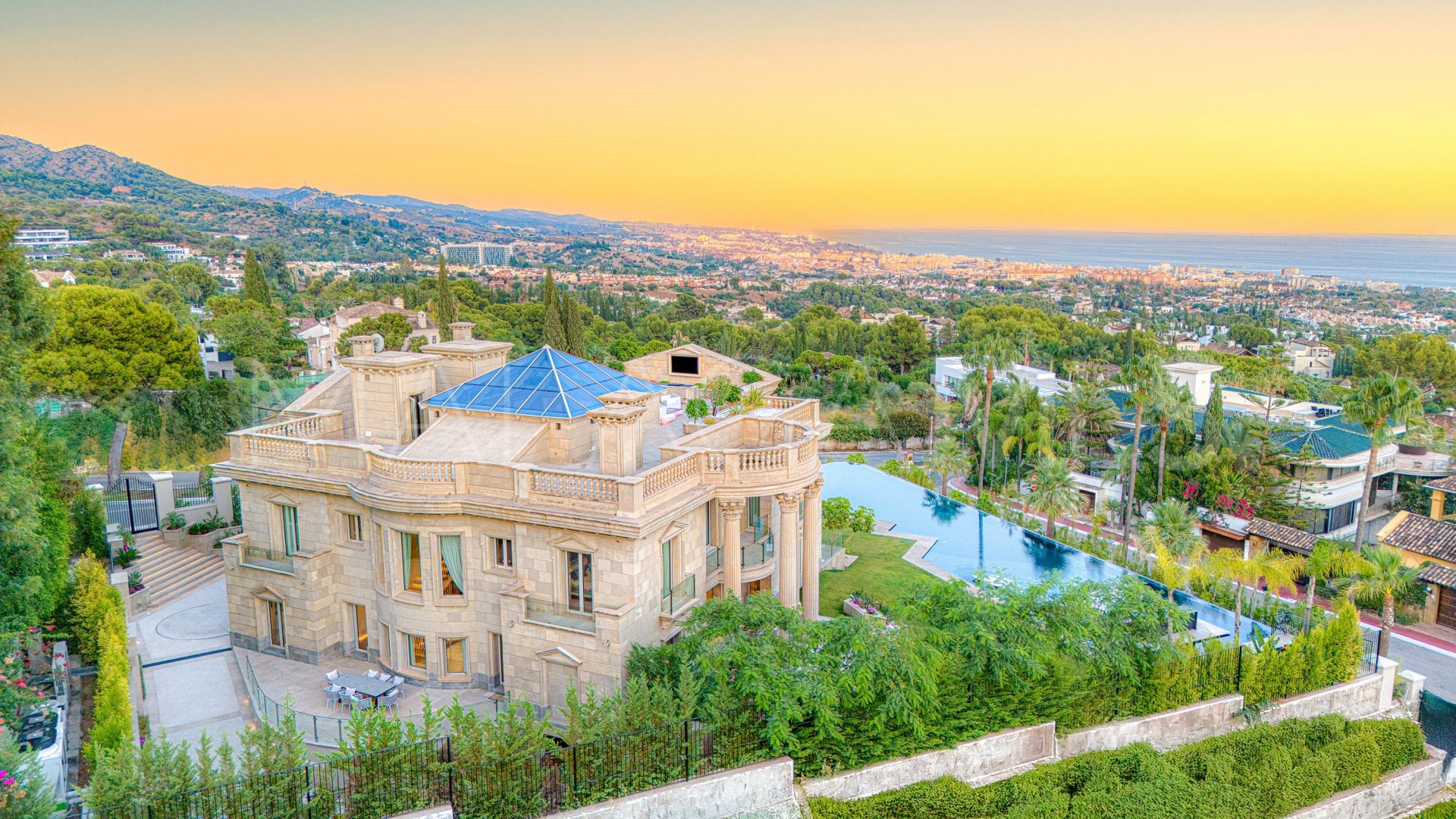 Villa for sale in Sierra Blanca