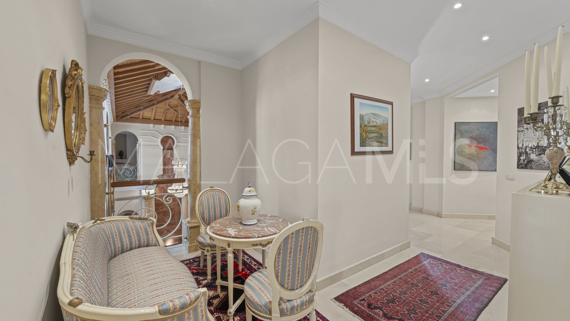 Villa for sale in Nueva Andalucia