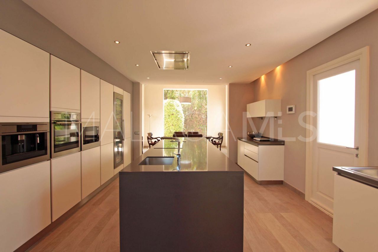 Villa in Guadalmina Baja for sale