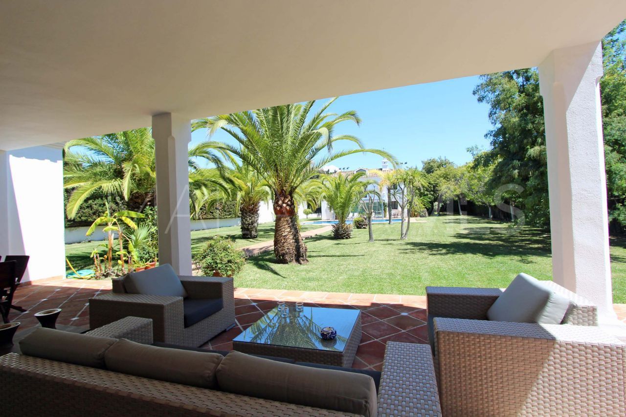 Villa in Guadalmina Baja for sale