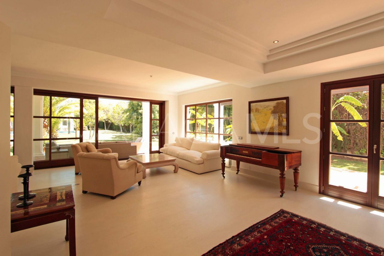 Villa in Guadalmina Baja for sale