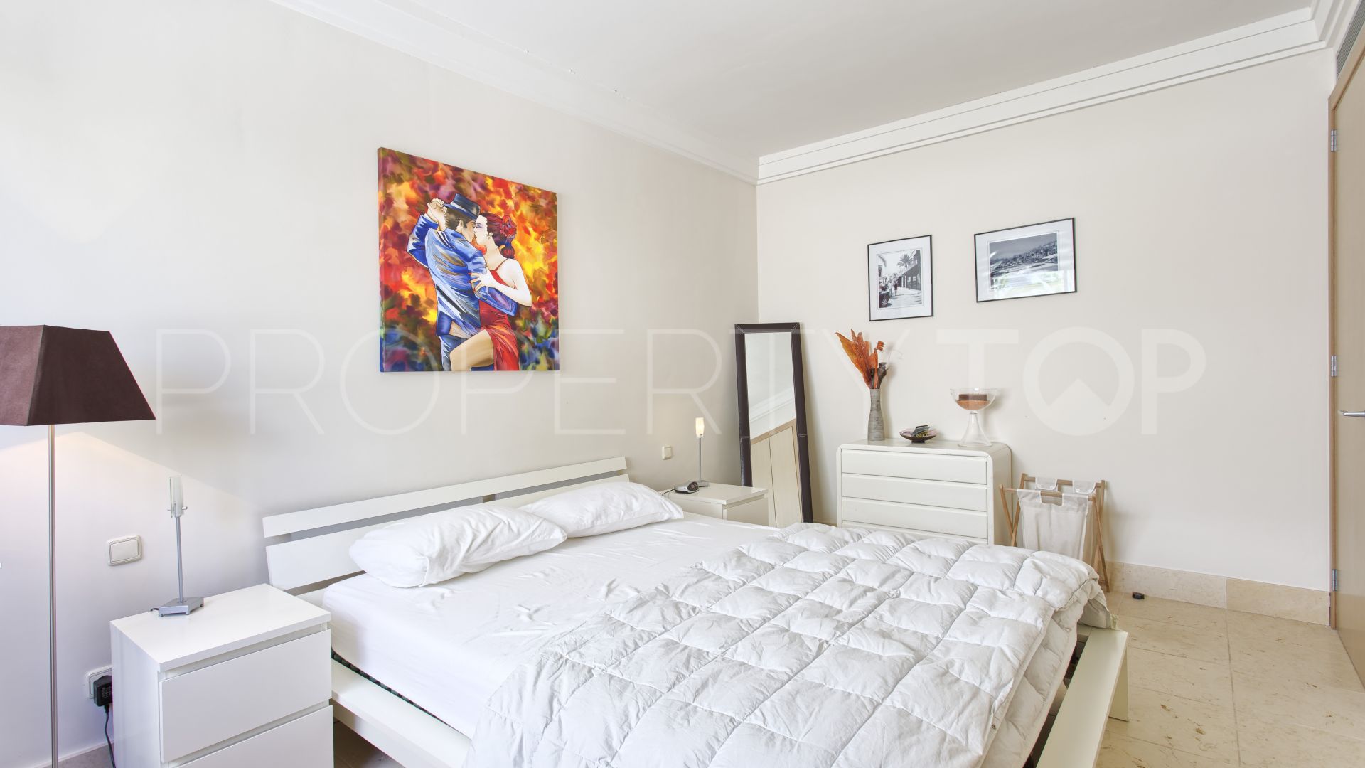 Se vende atico duplex con 3 dormitorios en Los Altos de los Monteros